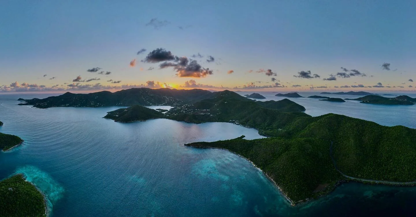 Another decent sunset here in the islands
http://max-charters.com
.
.
.
#visitstthomas #usvirginislands #christmascove #carribean #maxcharters #charterboat #sailing #ritzcarltonstthomas #secretharborbeachresort #margaritavillestthomas  #usvi #virgin