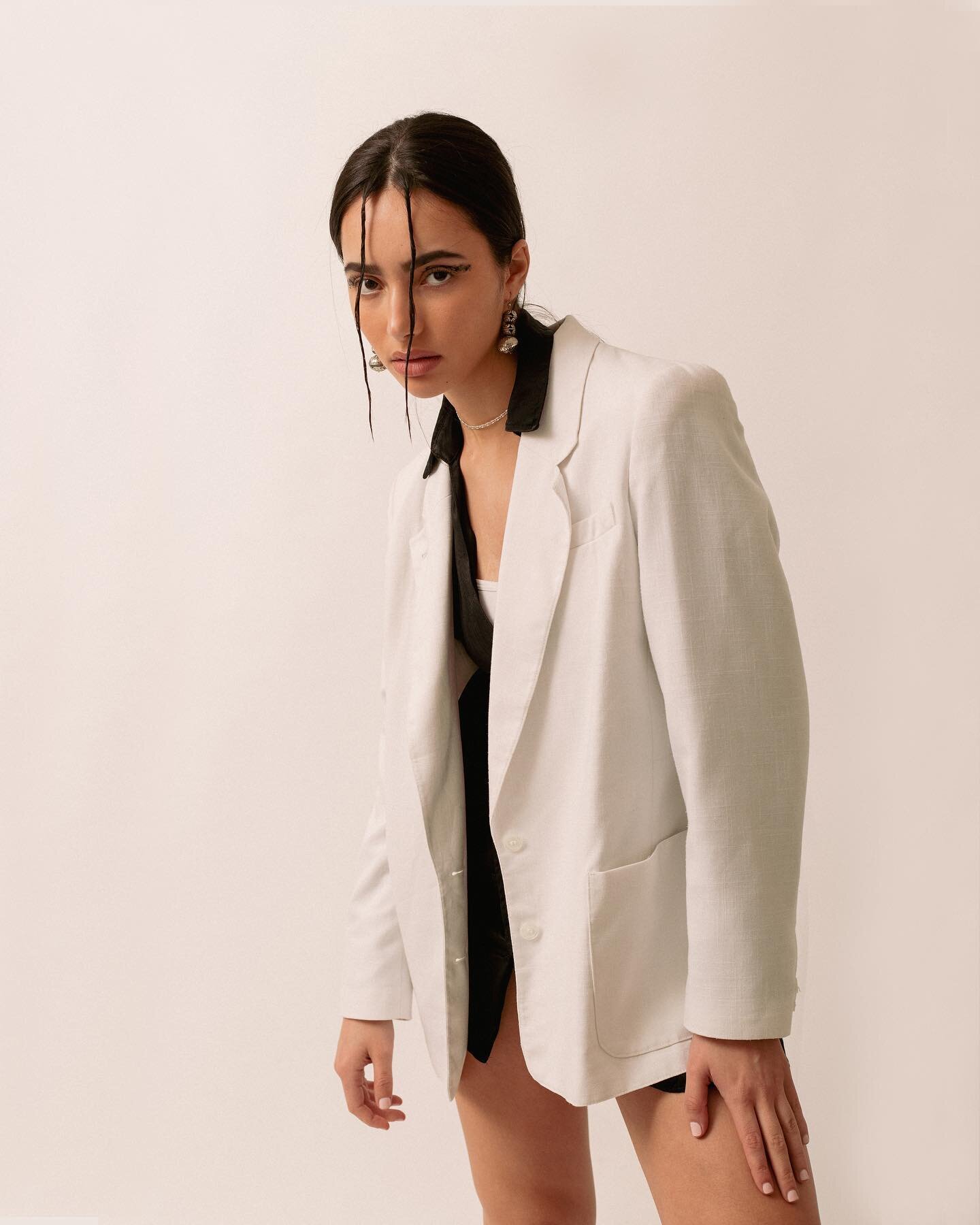 The lovely Azra 

@acftc_ 
@perceptionmodels 

Style, make-up &amp; hair by me
.
.
.
.
.
.
.
.

 #elwoodphotography  #photography #londonphotographer #femalephotographer #fashionphotographer #fashionshoot #fashionphotoshoot #fashioneditorial #fashion