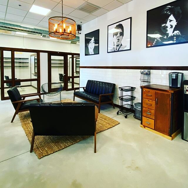 TESS has various suite sizes available. Contact us today and schedule a showing!

Newly opened in 2020.

Private 24/7 access with parking.

Located near Manna Cafe &amp; Bakery and Bear &amp; Bottle.

Anti-corporation - Locally owned &amp; operated.
