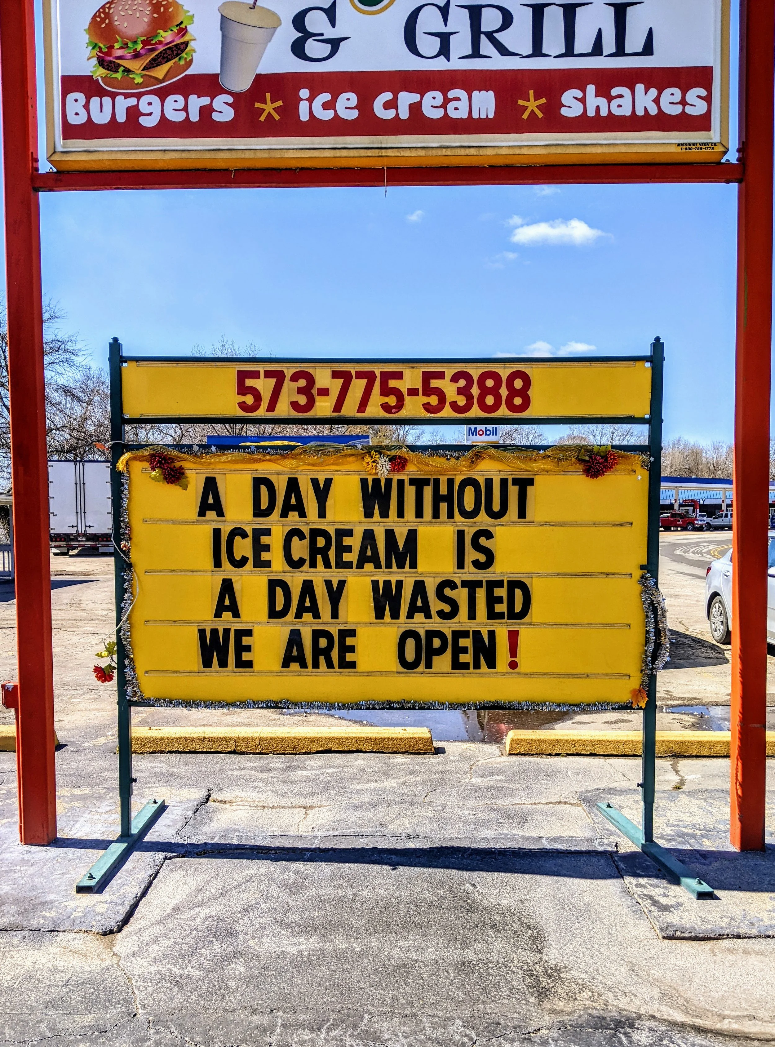 5photo.ice cream sign.edit.jpg