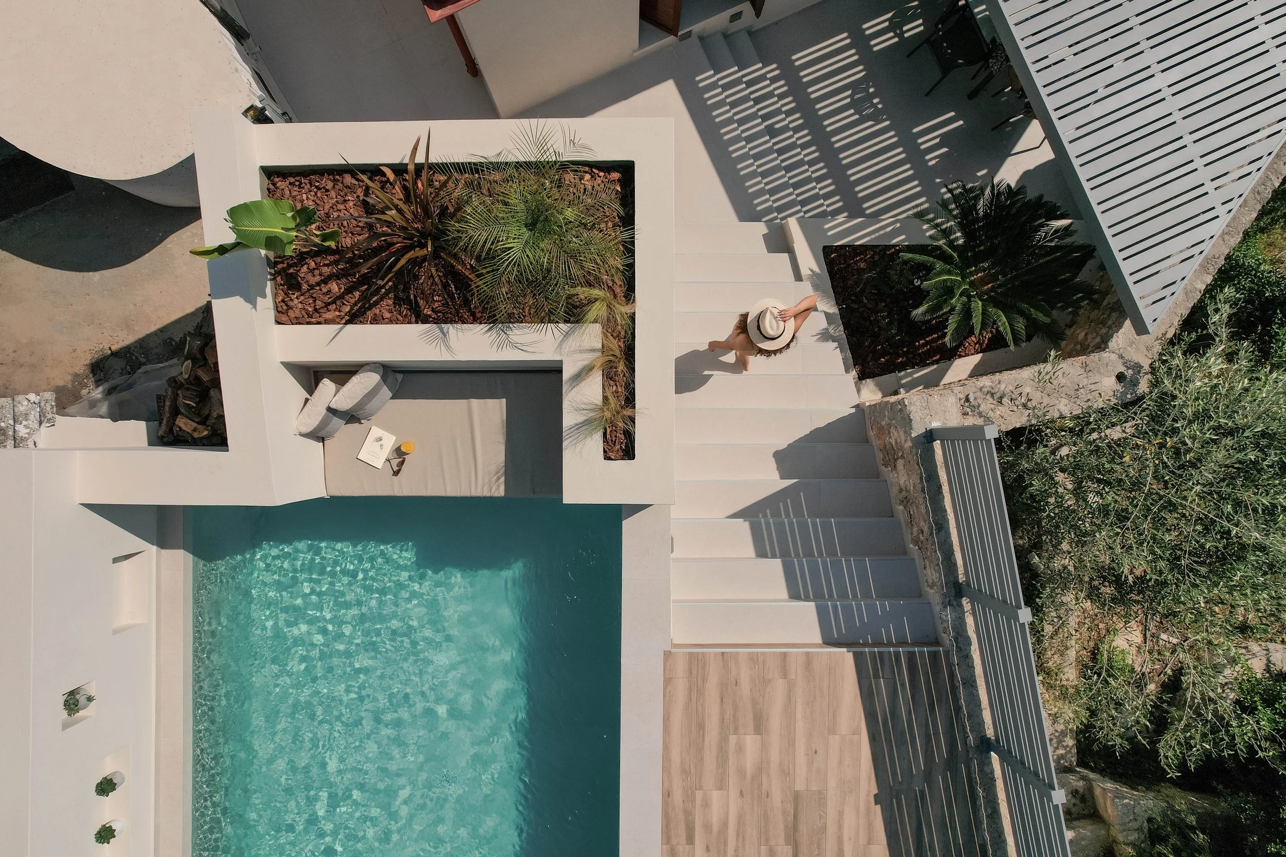 pool area 06