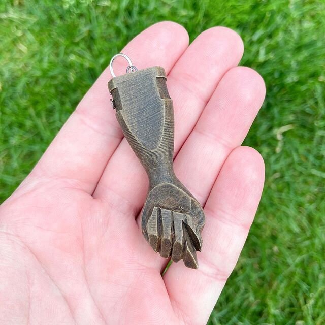 The figa is an interesting symbol. It is recognized often as a protective charm and symbol of good luck, yes, but do you know about the word and gesture&rsquo;s definition?

The Italian word &ldquo;figa&rdquo; is roughly translated to the &ldquo;c-wo