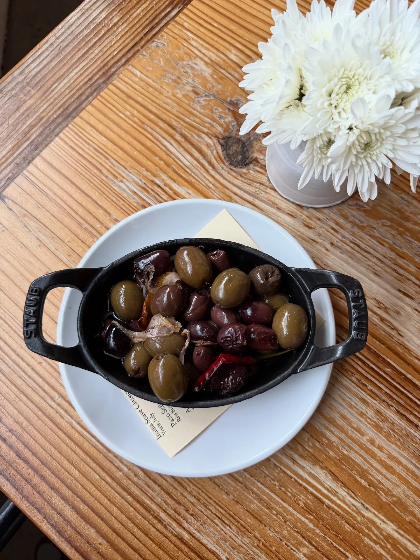 What&rsquo;s the best way to start your weekend? With Smoked Olives, of course. 🫒

Available at lunch and dinner 🍽️
