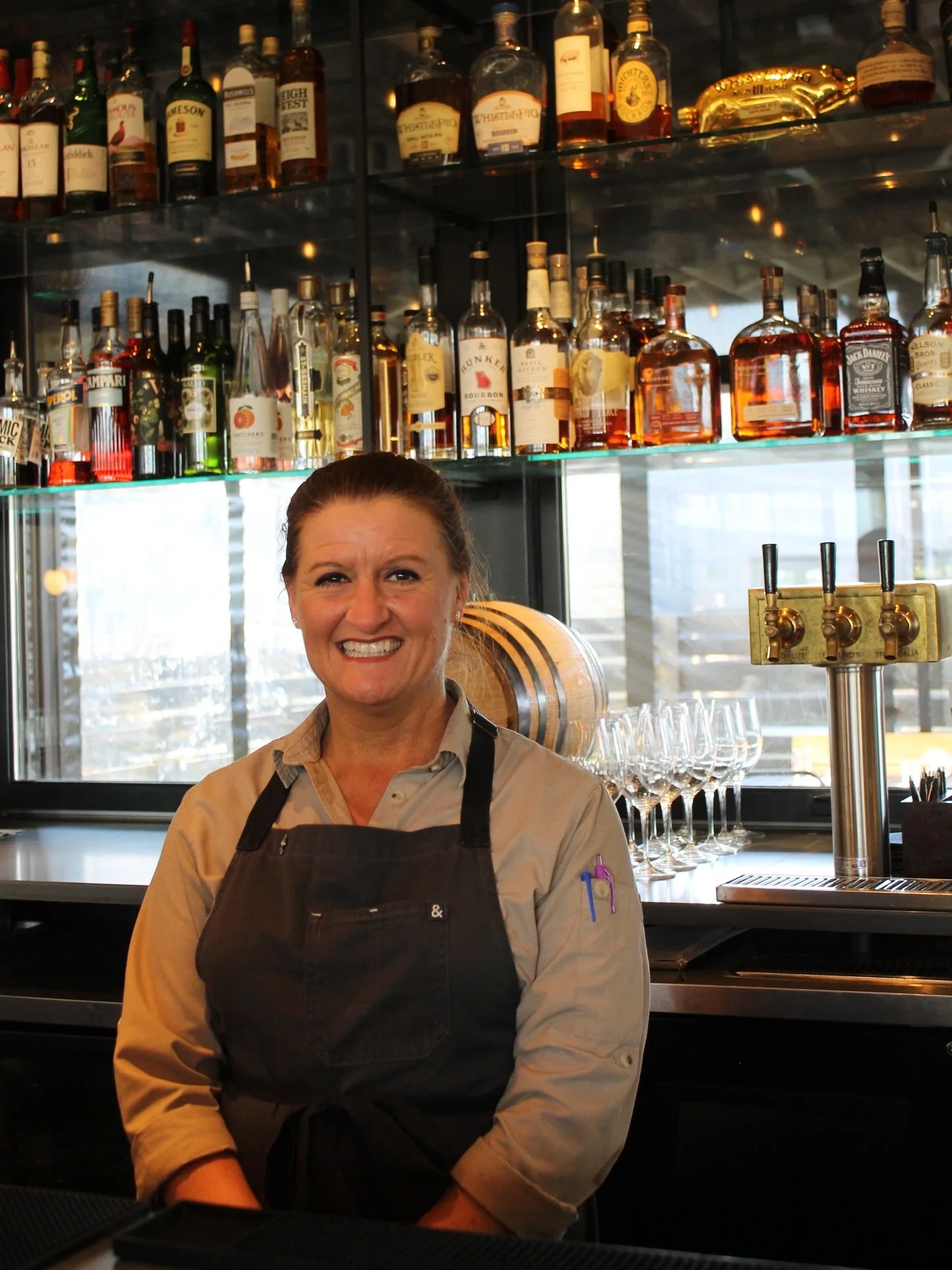 Friday Eve calls for cocktails! 🥃

Melinda&rsquo;s at the bar tonight, pouring from 5:00 - 9:00. Grab a seat - bar and cocktail seating first-come, first-served.