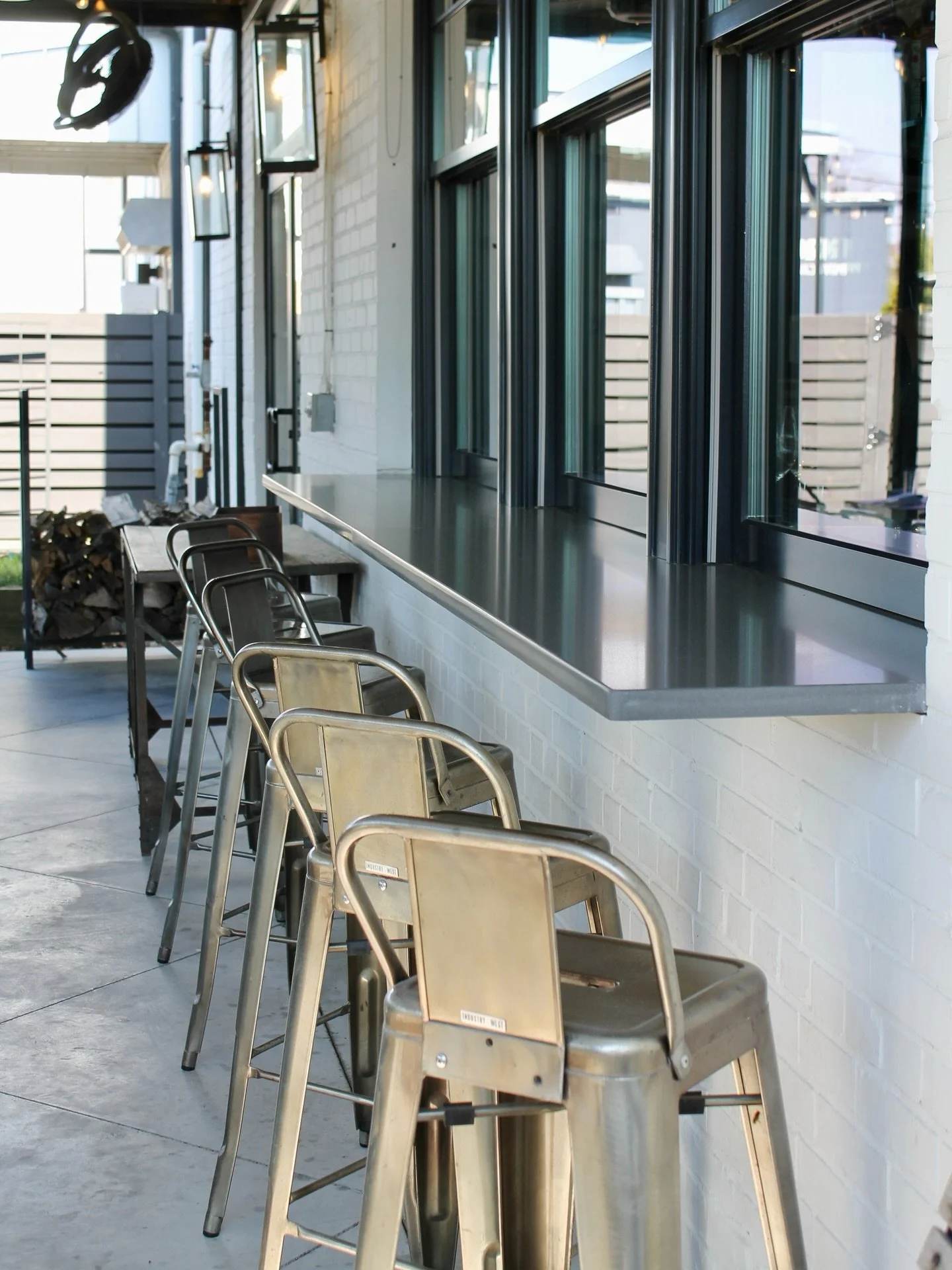 A little sunshine +  patio bar seating = an evening well spent ☀️