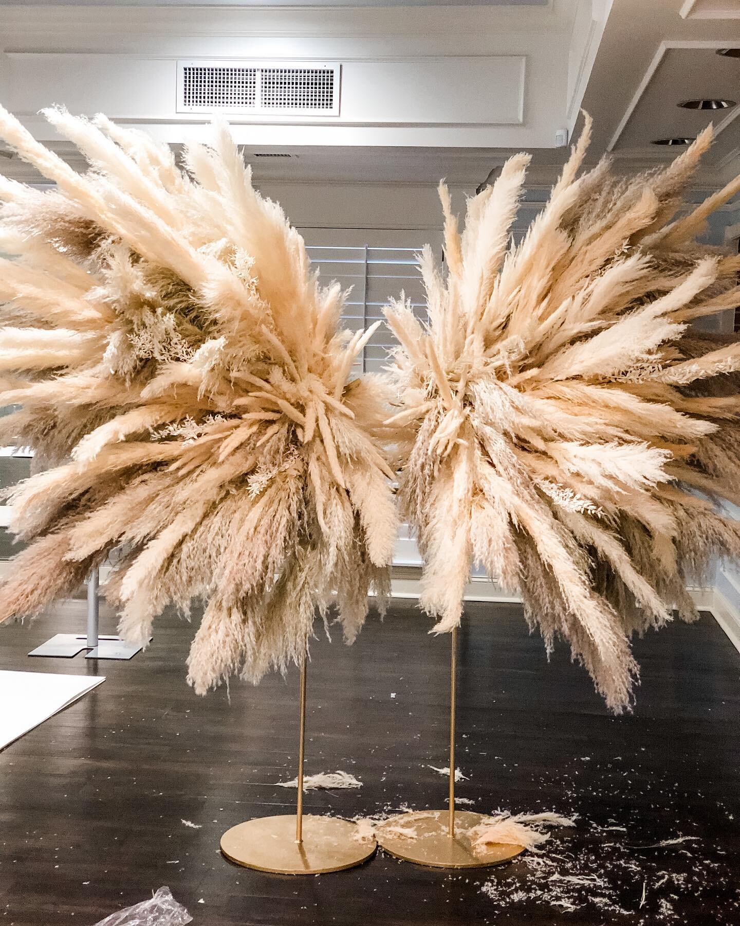 These wings by @adatewithiris blew us away! We worked with the most amazing team last week!