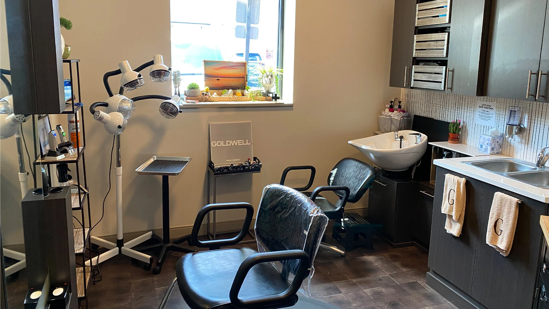 Station Salon Suites