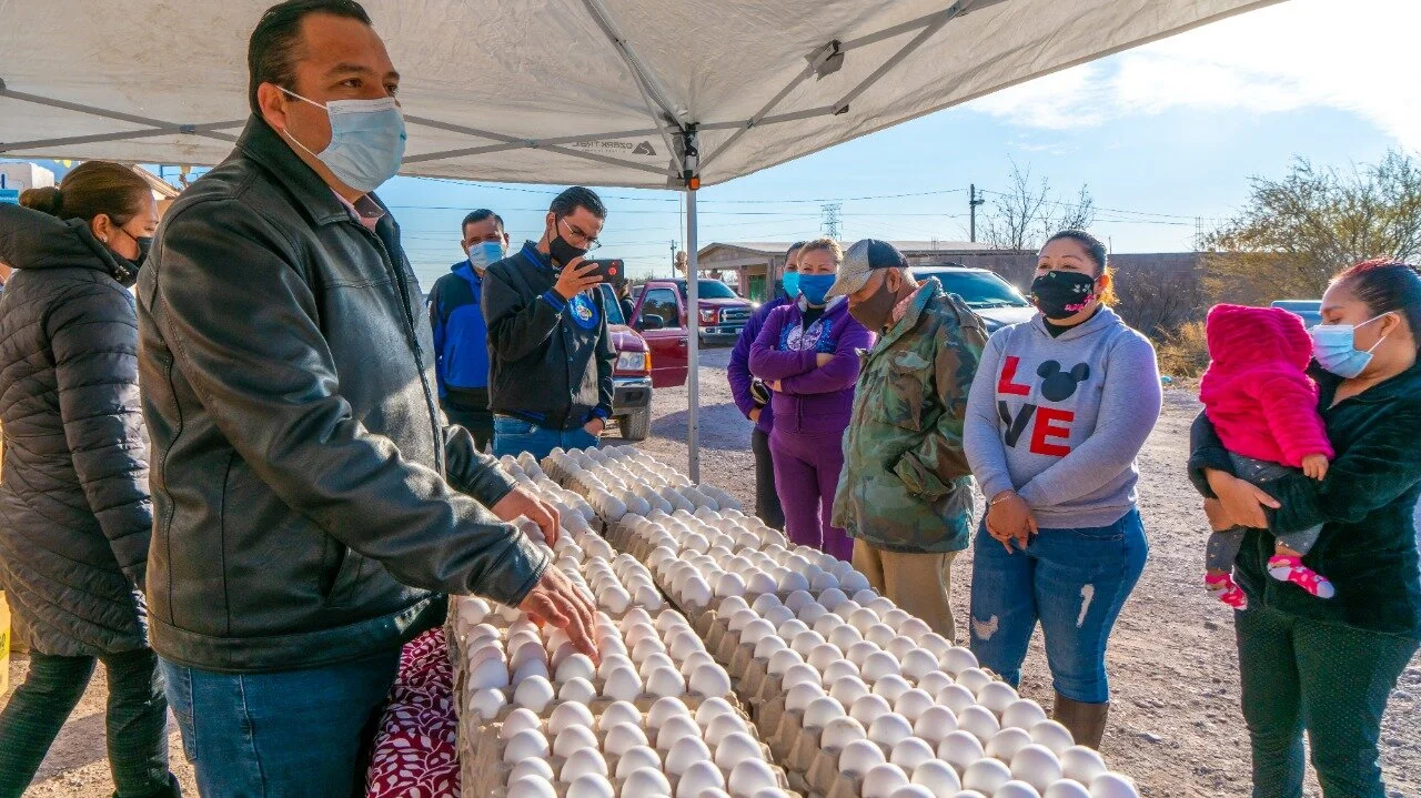 Valenciano baja alimento subsidiado para familias más desprotegidas.