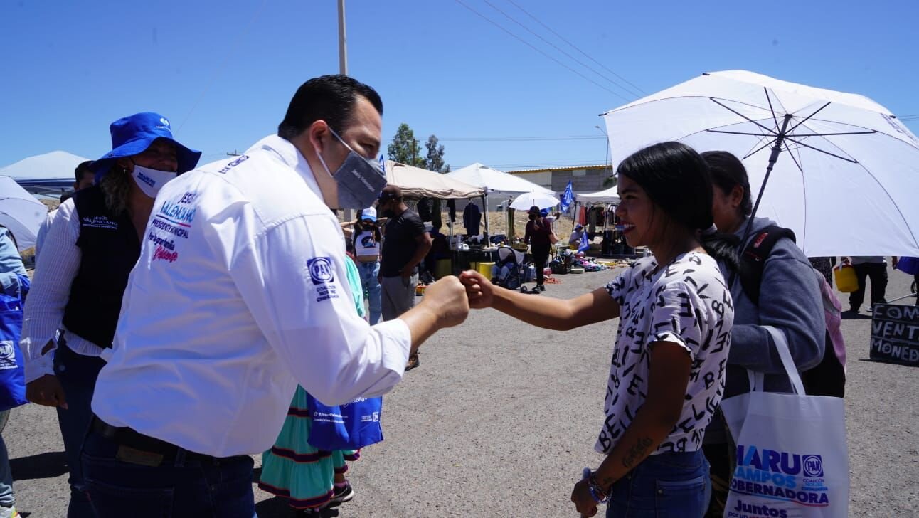 Vendedores de la Octava dan su apoyo a Jesús Valenciano