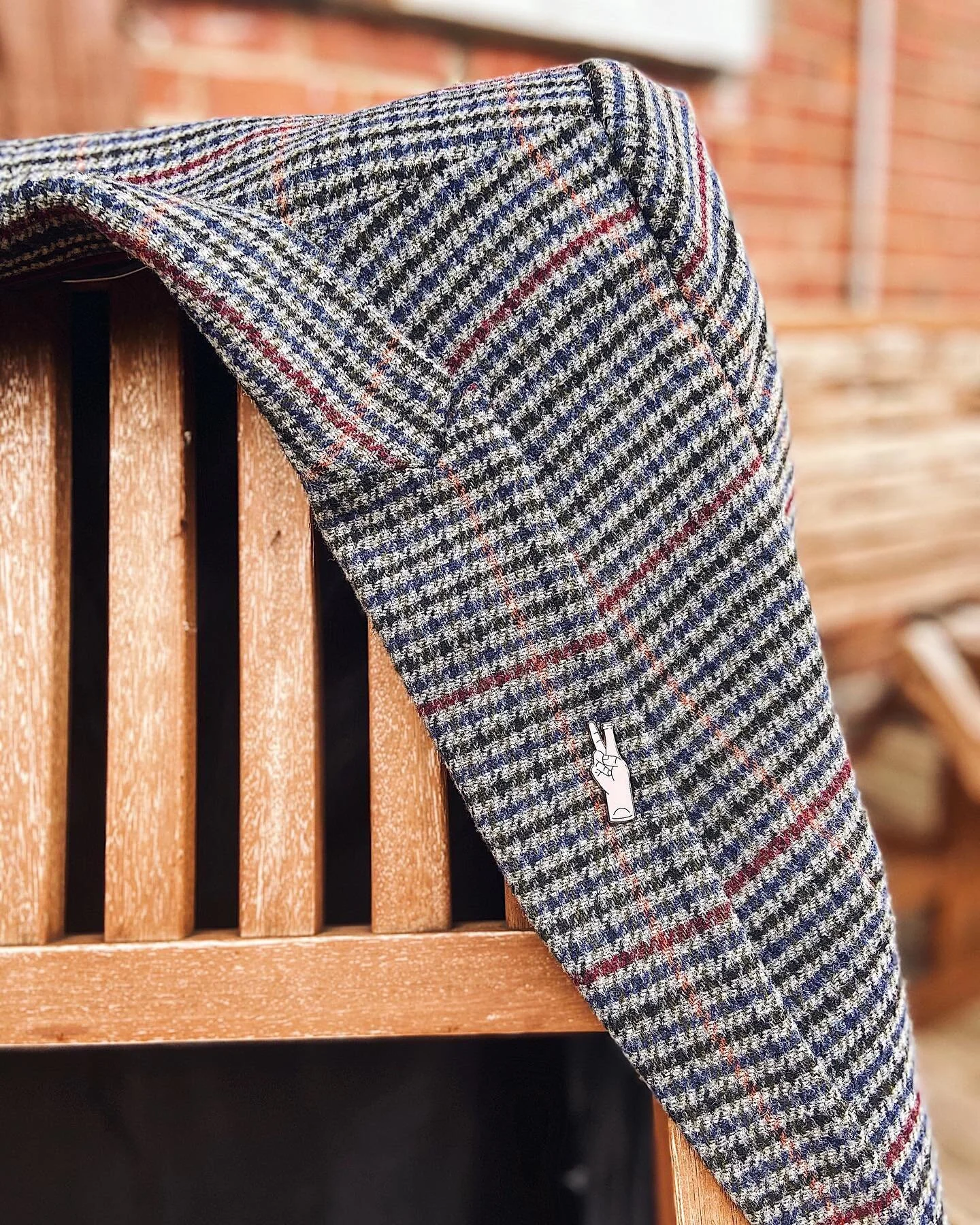 Paix &amp; vin pour tous ! ✌🏽
⠀⠀⠀⠀⠀⠀⠀⠀⠀
Nos belles épinglettes sont disponibles sur notre boutique en ligne.
⠀⠀⠀⠀⠀⠀⠀⠀⠀
***
⠀⠀⠀⠀⠀⠀⠀⠀⠀
Deserteur in style 💁🏽&zwj;♀️
⠀⠀⠀⠀⠀⠀⠀⠀⠀
Our cute pins are available on our online store. 
.
.
.⠀⠀⠀⠀⠀⠀⠀⠀⠀⠀⠀⠀⠀⠀⠀⠀⠀⠀
