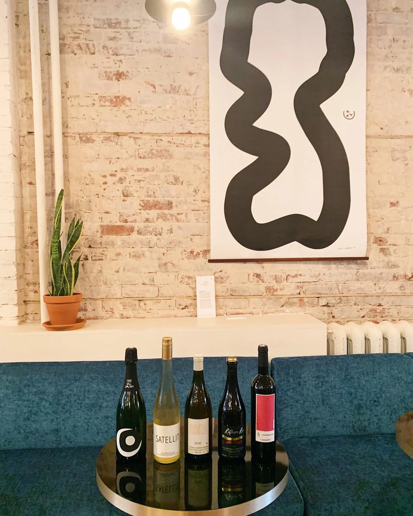 [Le plan du weekend]
⠀⠀⠀⠀⠀⠀⠀⠀⠀
Pouvez-vous croire qu&rsquo;il fait 26&deg;C ce weekend? Juste à point pour nous encourager à nier la fin de l'été. Un petit arrêt au @delideli_mtl s&rsquo;impose. On en profite pour&nbsp;faire le plein de café, d