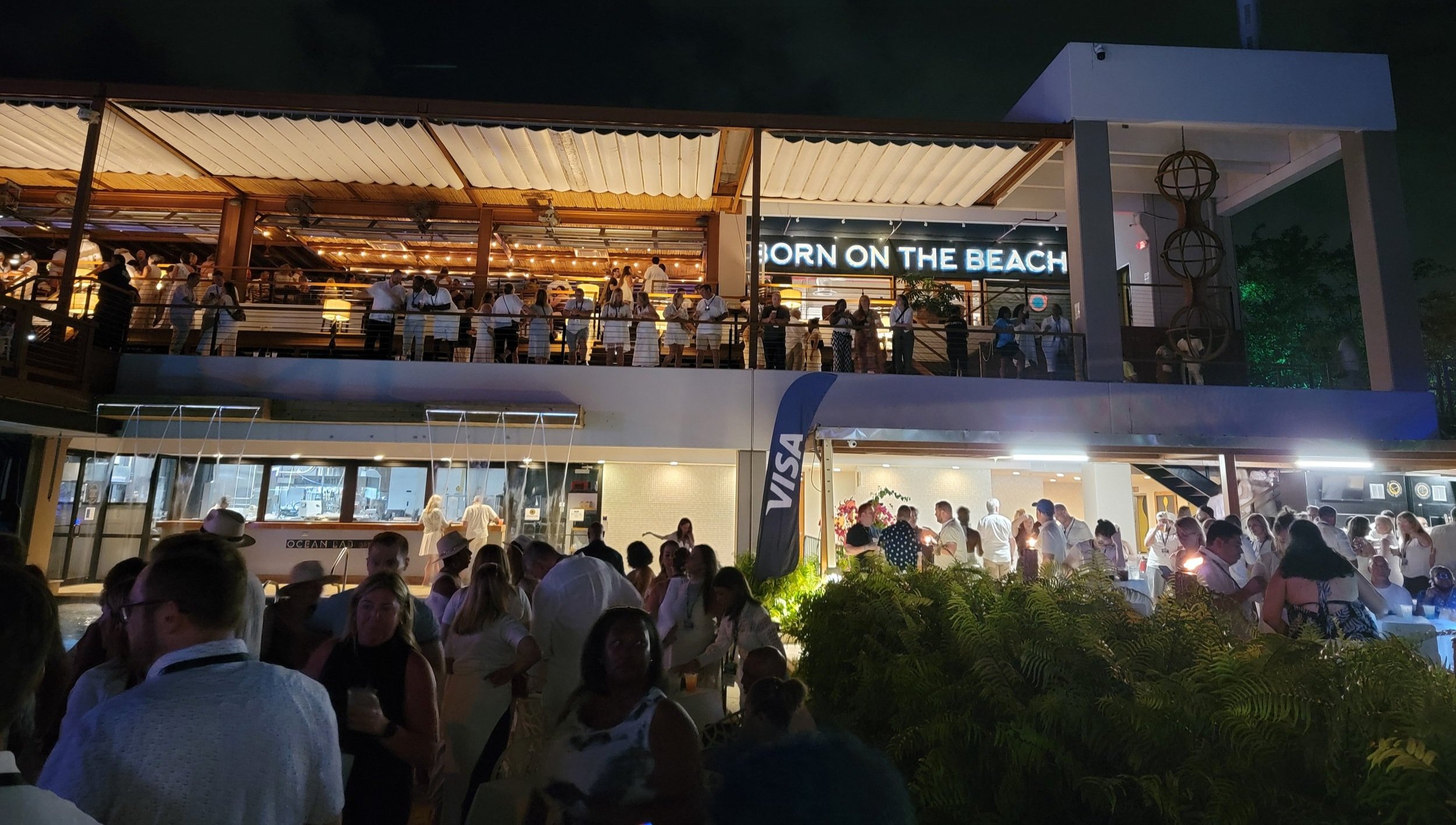 White party for closing night at Vivo Beach Club