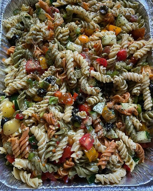 Vegetable Pasta Salad seasoned with @indibyli Vegetable Blend😋😋
.
.
✨Cook Noodles✨
✨Add your vegetables 😋✨
✨Add Vegetable Blend &amp; Italian Dressing✨
✨Enjoy!!!!!✨
.
.
👉🏽 LINK in BIO!
.
.
#vegetarianrecipes #vegetables #vegetarianfood #indibyli