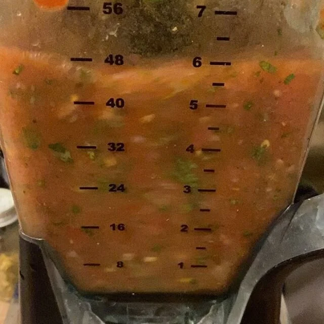 Salsa is ALWAYS better when it&rsquo;s fresh 😋😋 I use the VEGETABLE BLEND on EVERYTHING 💯
.
.
❇️ @indibyli VEGETABLE BLEND ❇️Tomatoes
❇️Red Onion
❇️Cilantro and Parsley
❇️Lime Juice ❇️Extra Virgin Olive Oil
.
.
👉🏽 Check-out link in bio! .
.
#hom