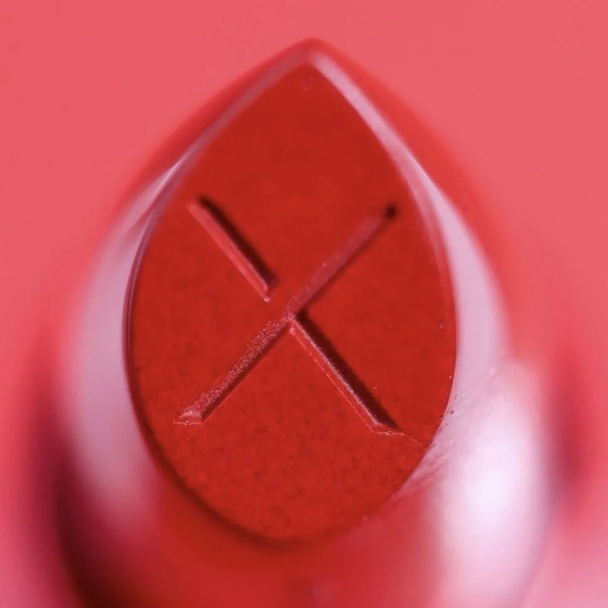 BE SEEN, BE LEGENDARY LIPSTICK