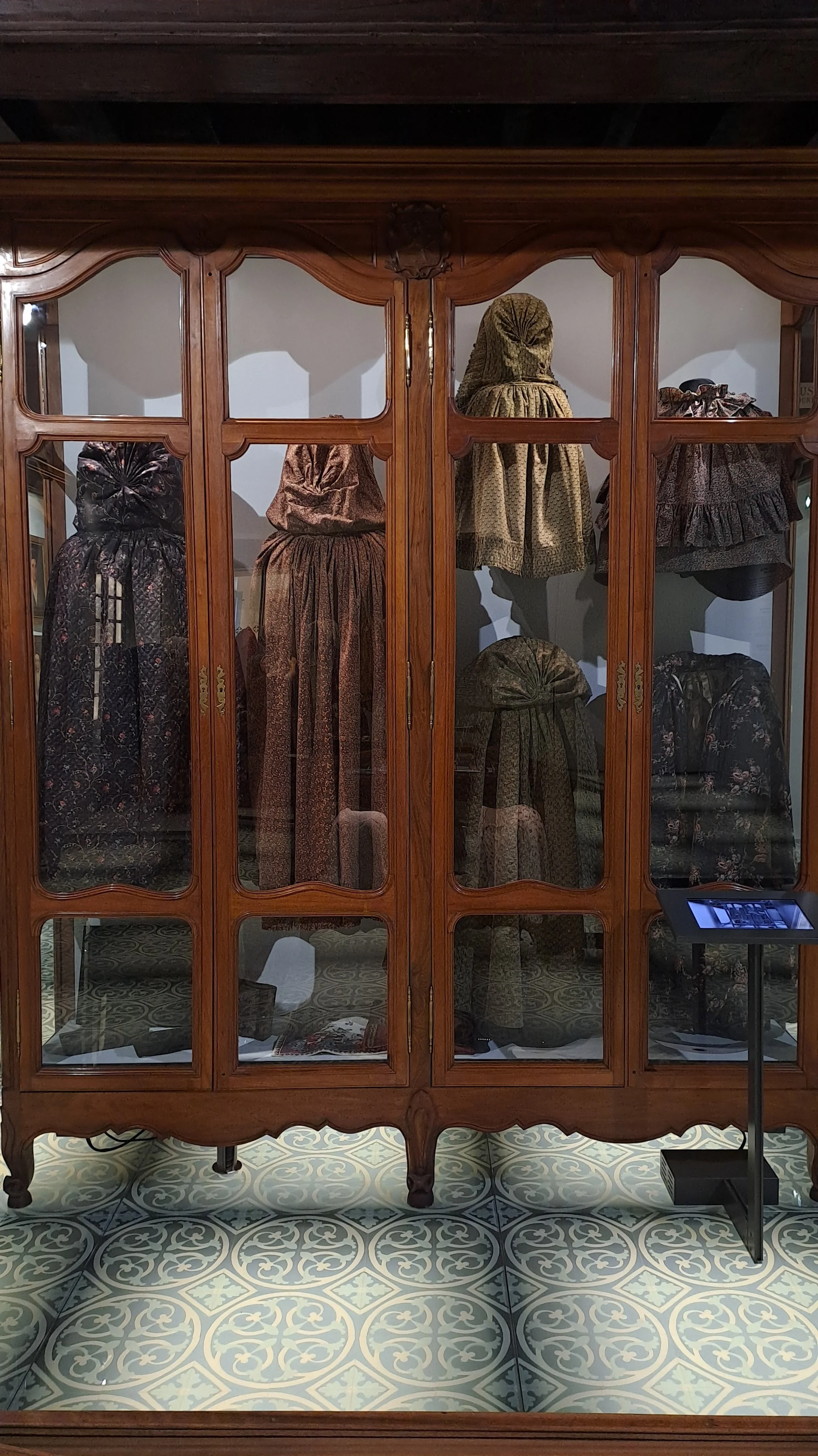 MUSEE ARLETAN ©REBECCA DEVANEY18.jpg