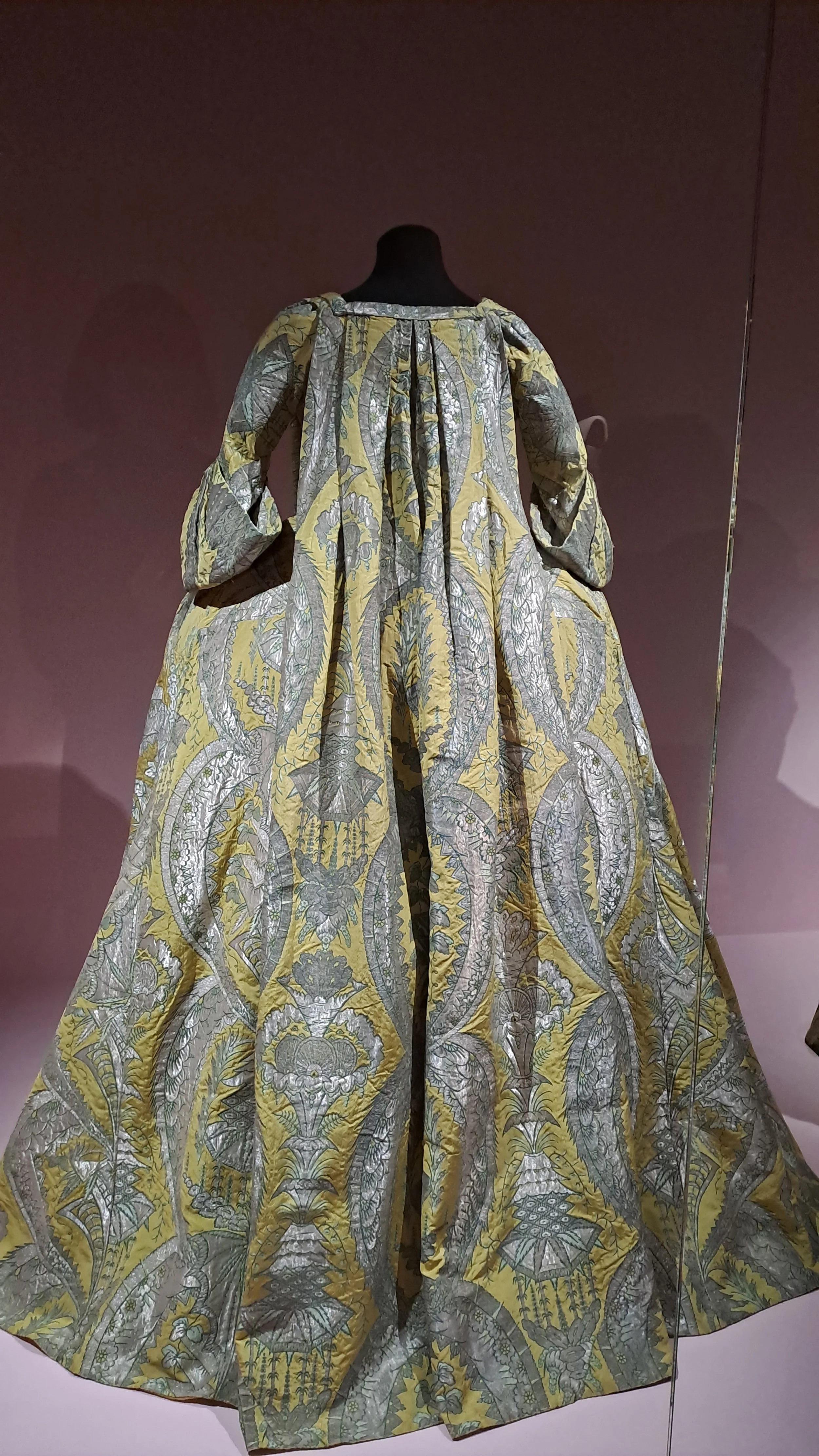 18th CENTURY FASHION 22.jpg