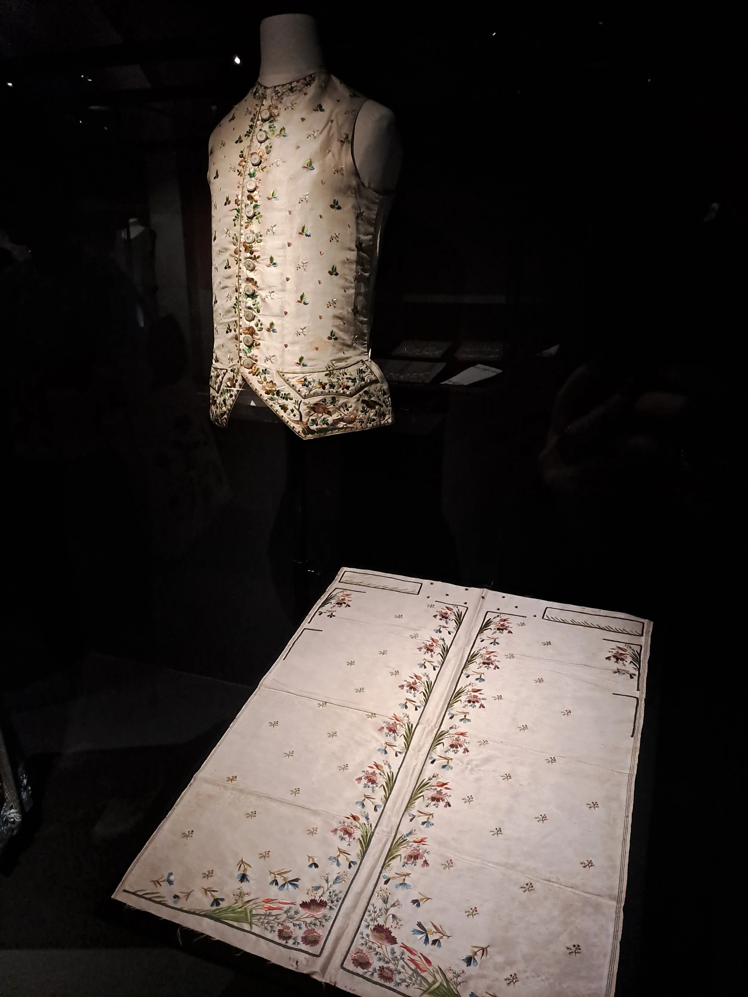 TISSER BRODER SUBLIMER - FLEURS ©REBECCA DEVANEY 37.jpg