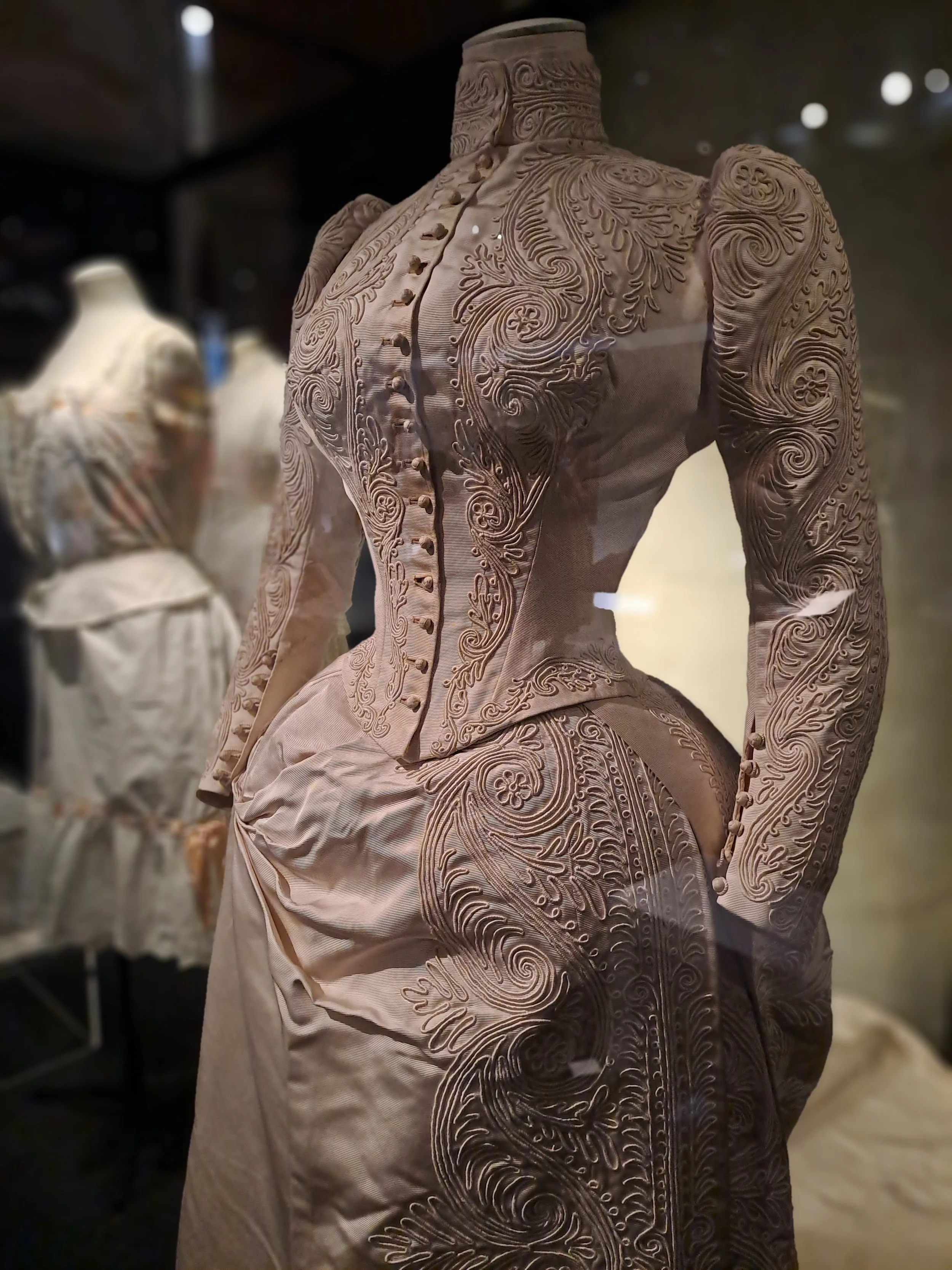 TISSER BRODER SUBLIMER - FLEURS ©REBECCA DEVANEY 35.jpg