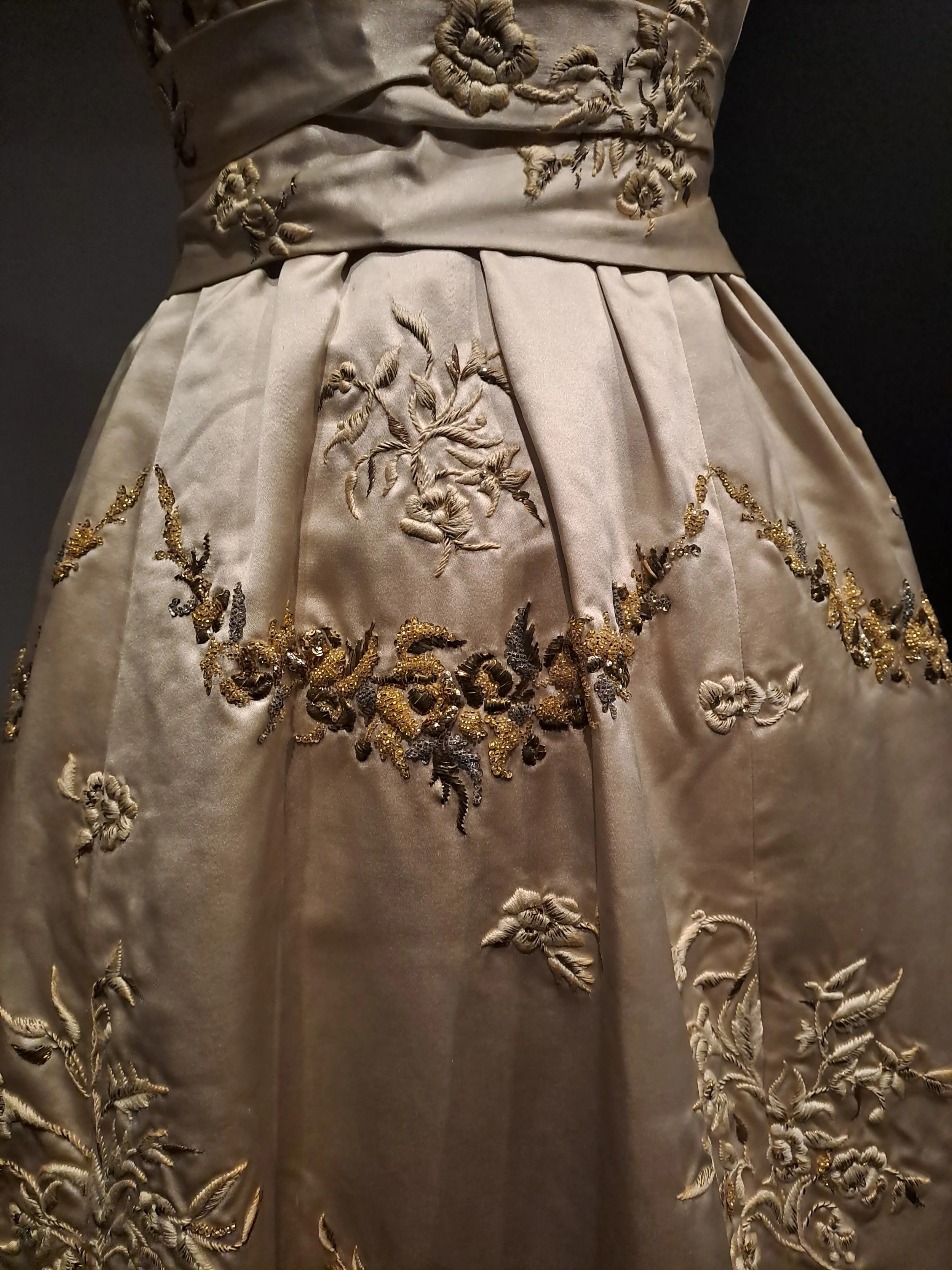 TISSER BRODER SUBLIMER - FLEURS ©REBECCA DEVANEY 86.jpg