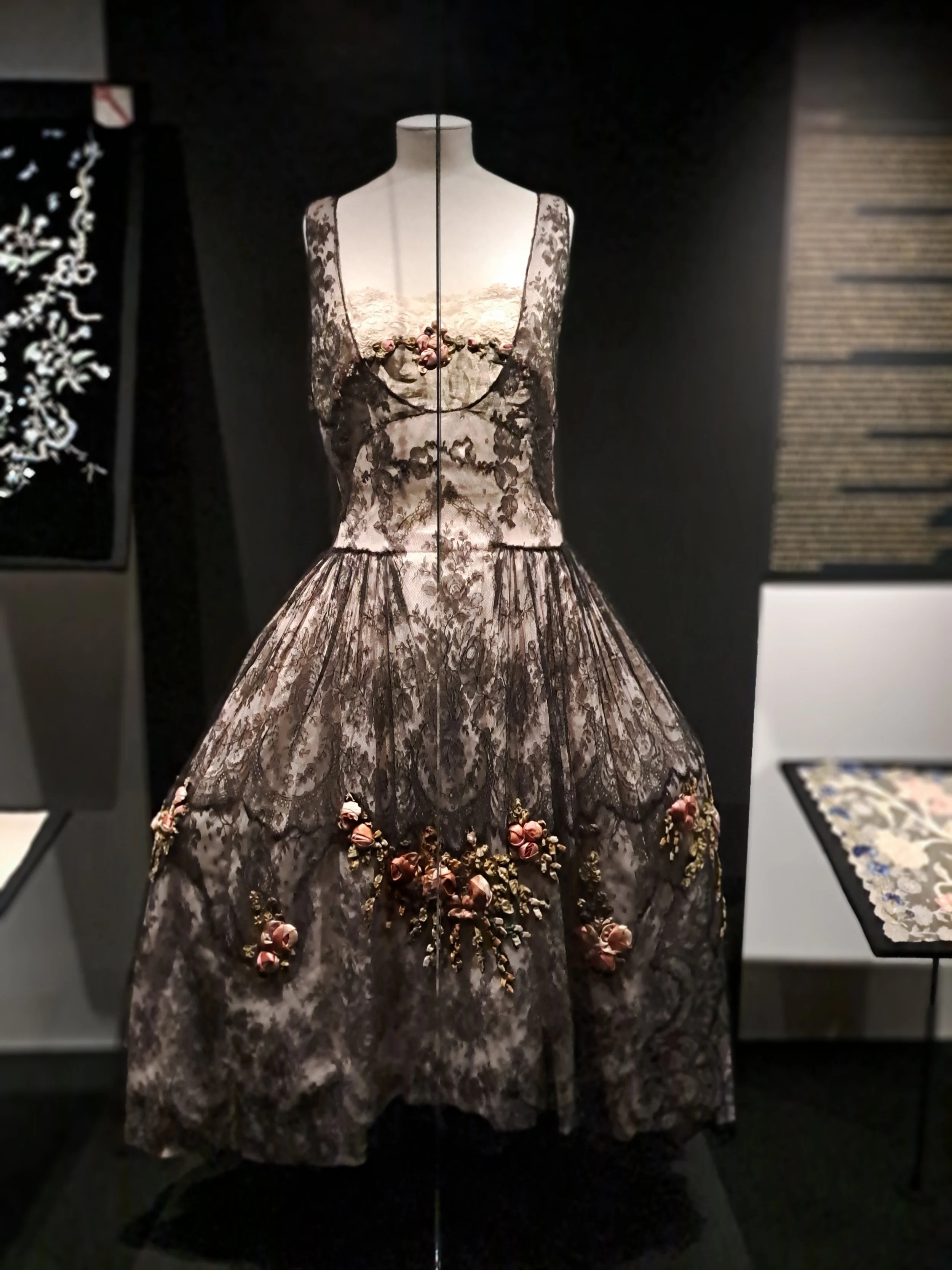 TISSER BRODER SUBLIMER - FLEURS ©REBECCA DEVANEY 87.jpg