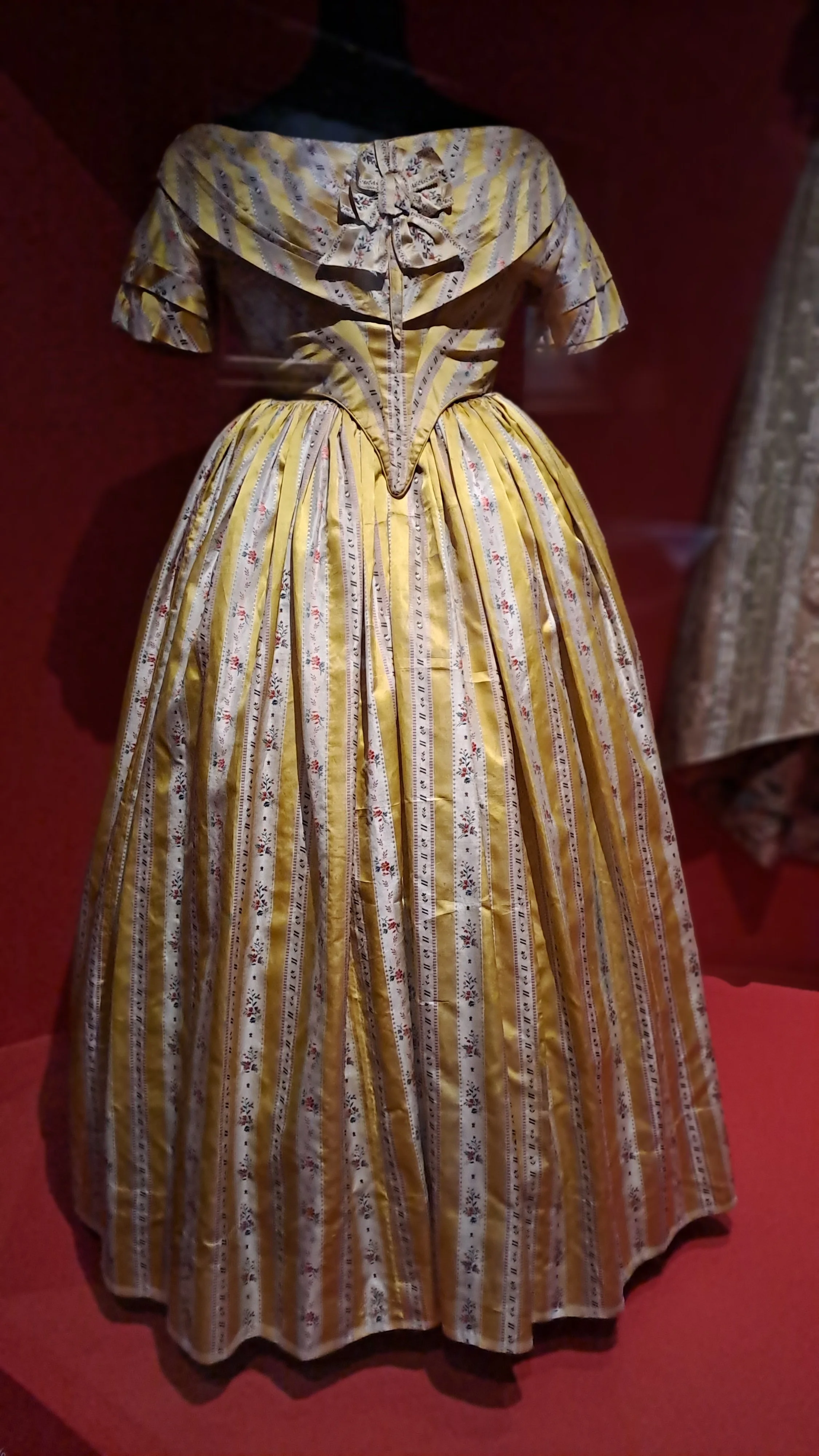 18th CENTURY FASHION 37.jpg