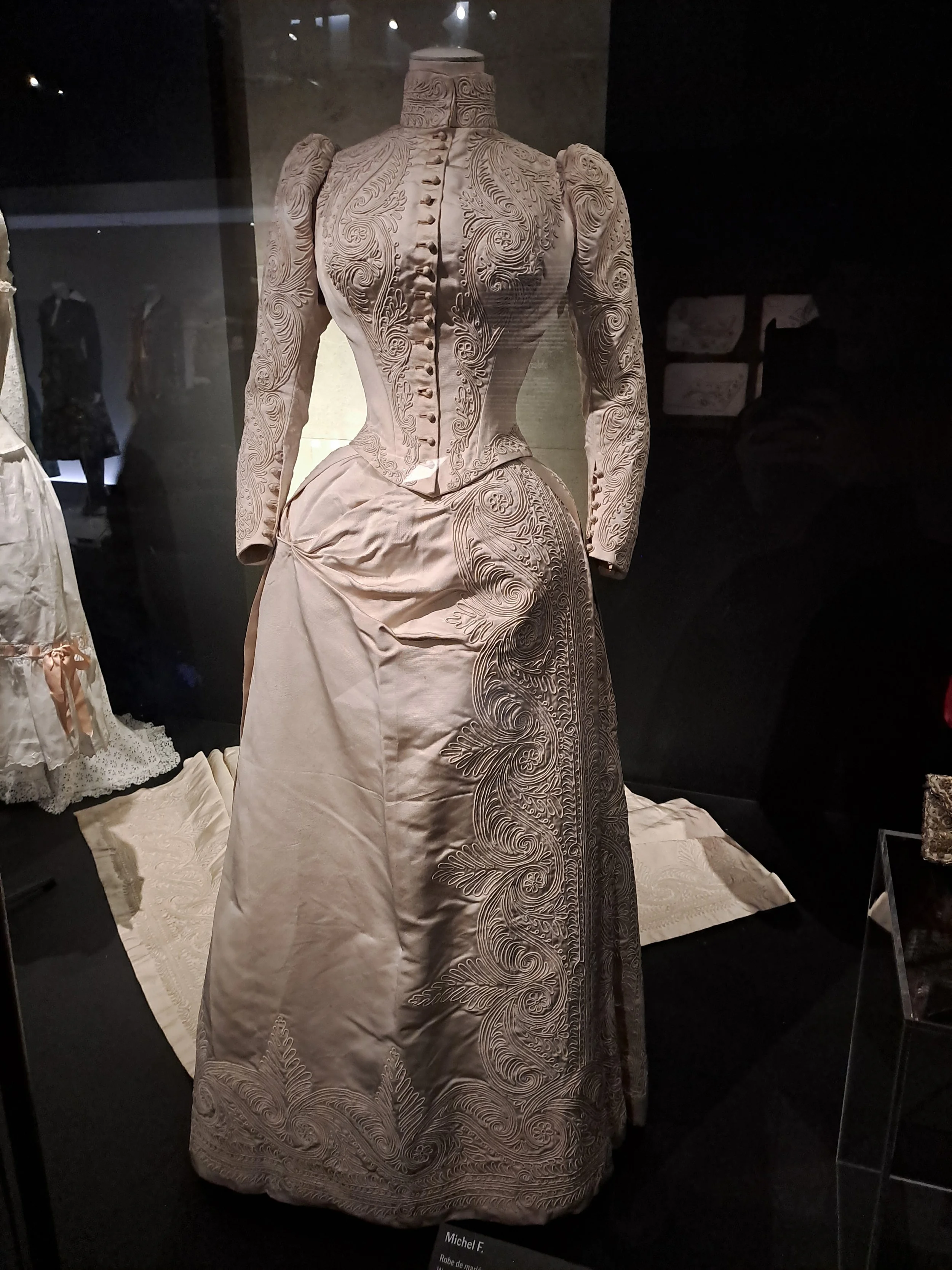 TISSER BRODER SUBLIMER - FLEURS ©REBECCA DEVANEY 33.jpg