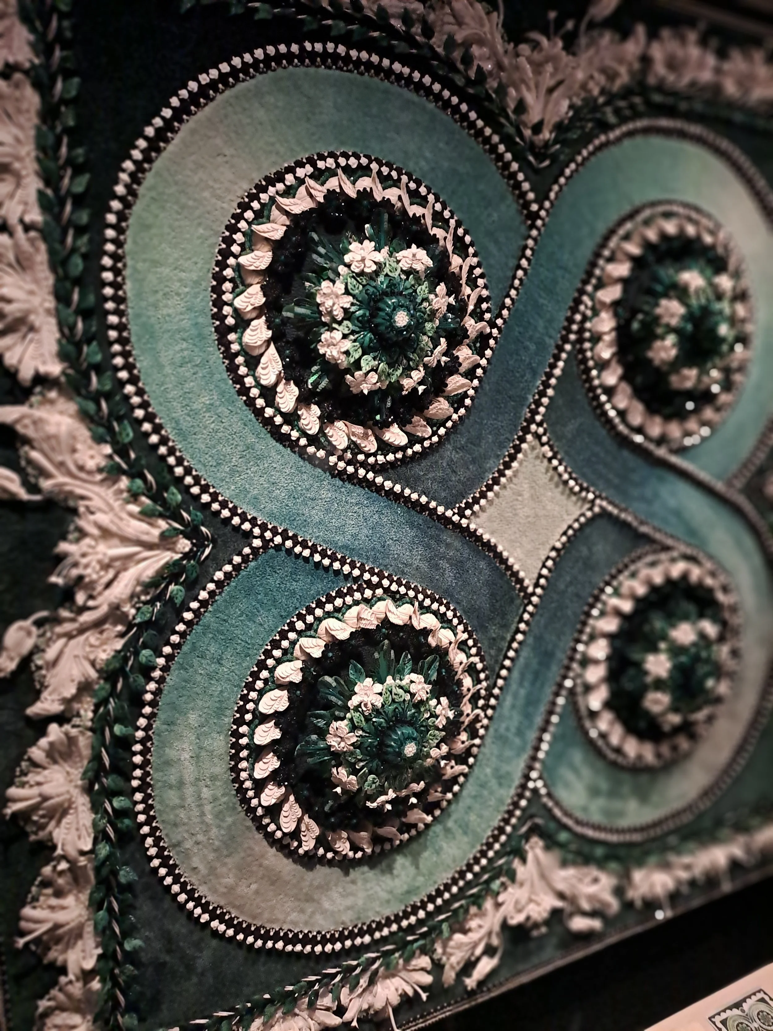 TISSER BRODER SUBLIMER - FLEURS ©REBECCA DEVANEY 97.jpg