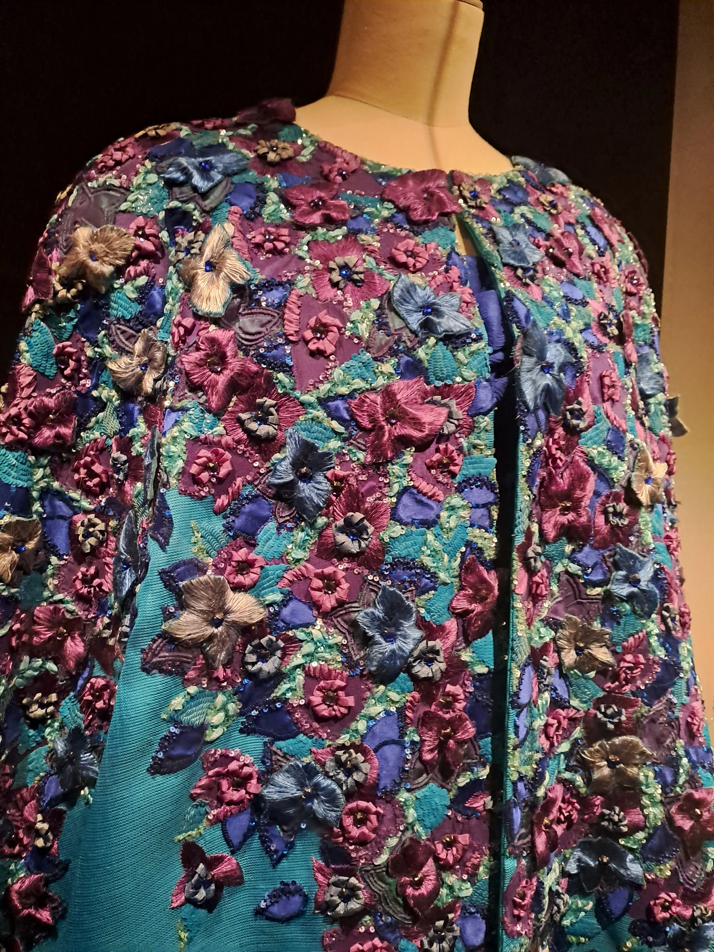 TISSER BRODER SUBLIMER - FLEURS ©REBECCA DEVANEY 91.jpg