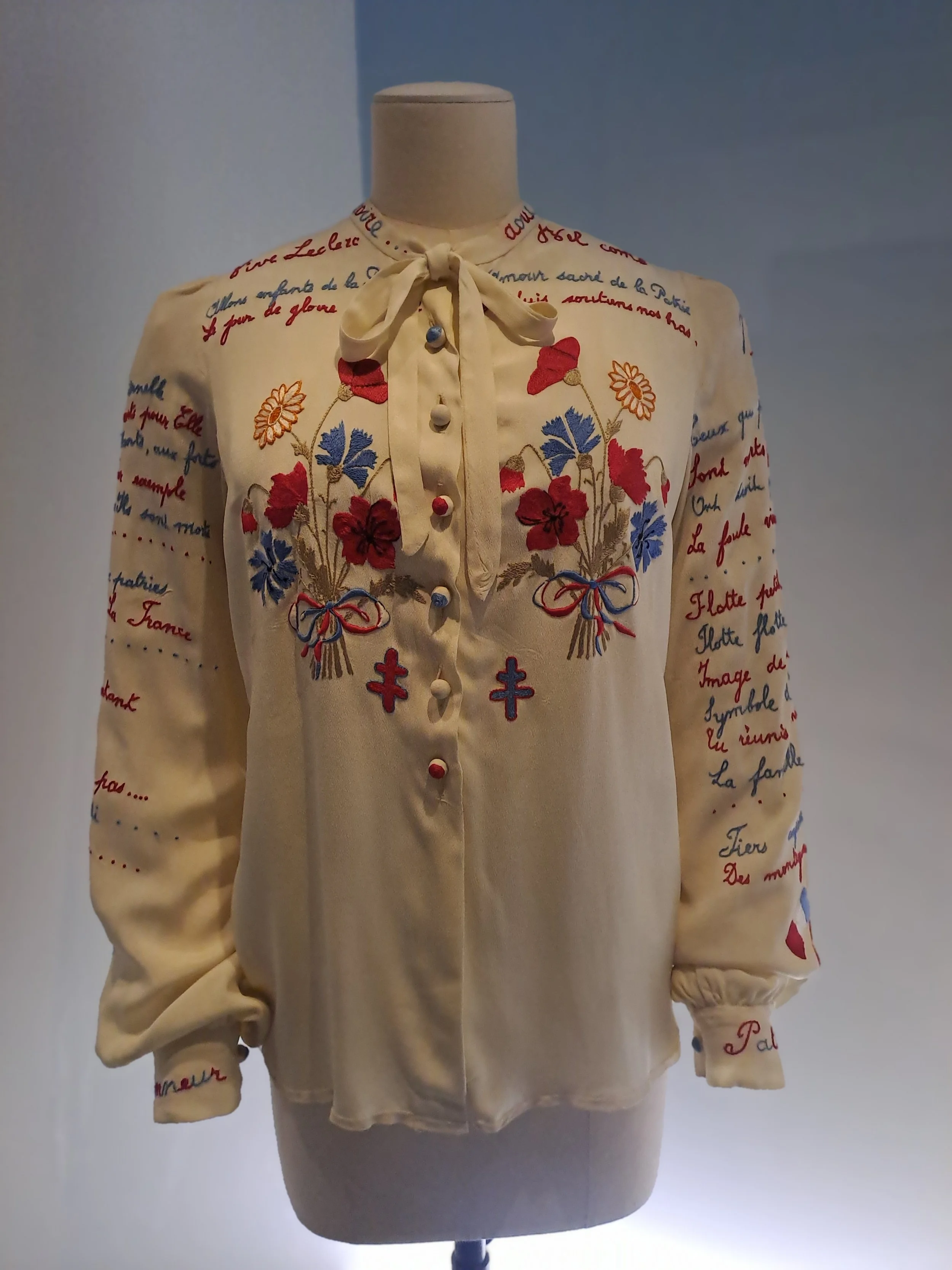 TISSER BRODER SUBLIMER - FLEURS ©REBECCA DEVANEY 19.jpg