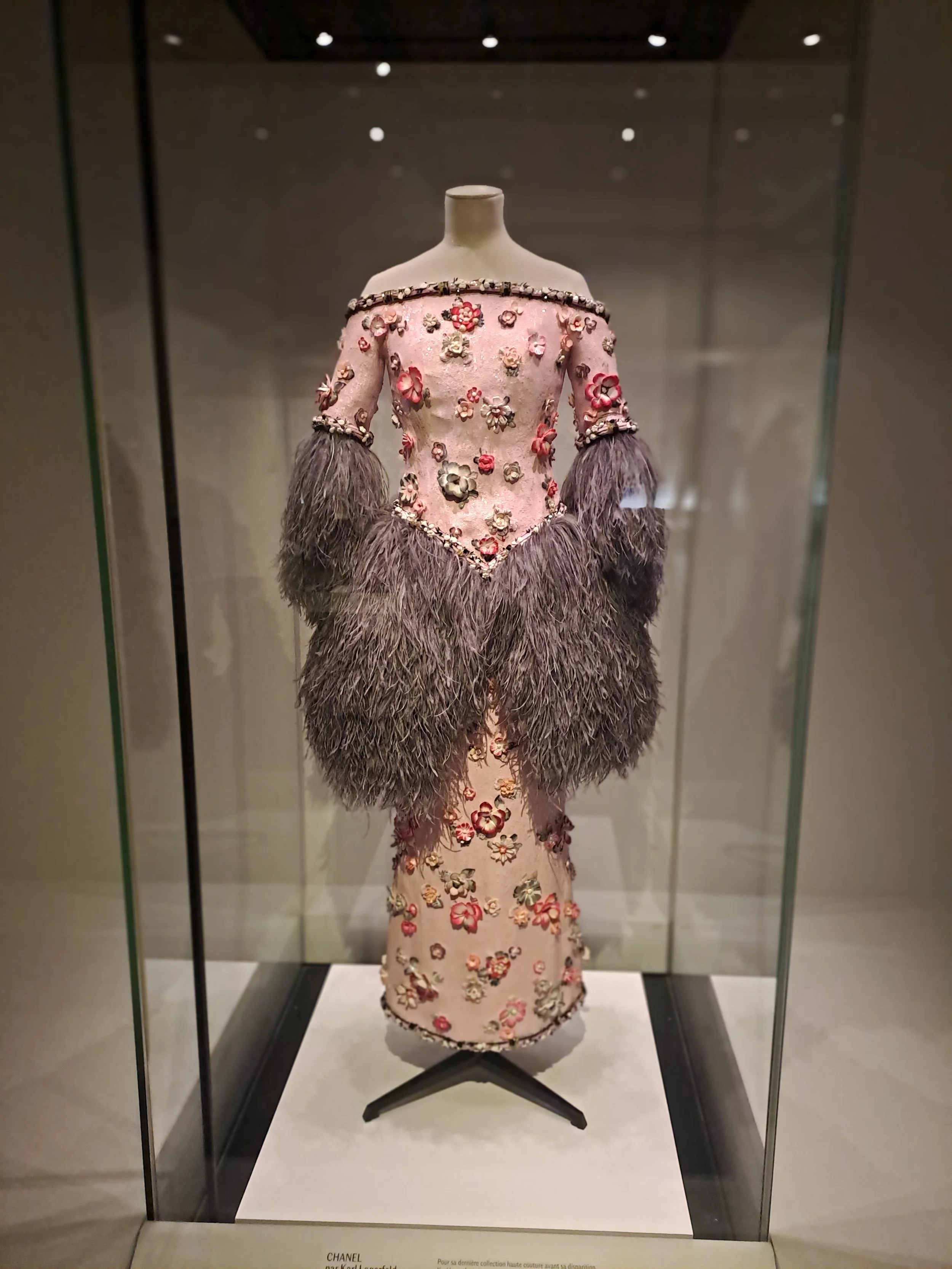 TISSER BRODER SUBLIMER - FLEURS ©REBECCA DEVANEY 1.jpg