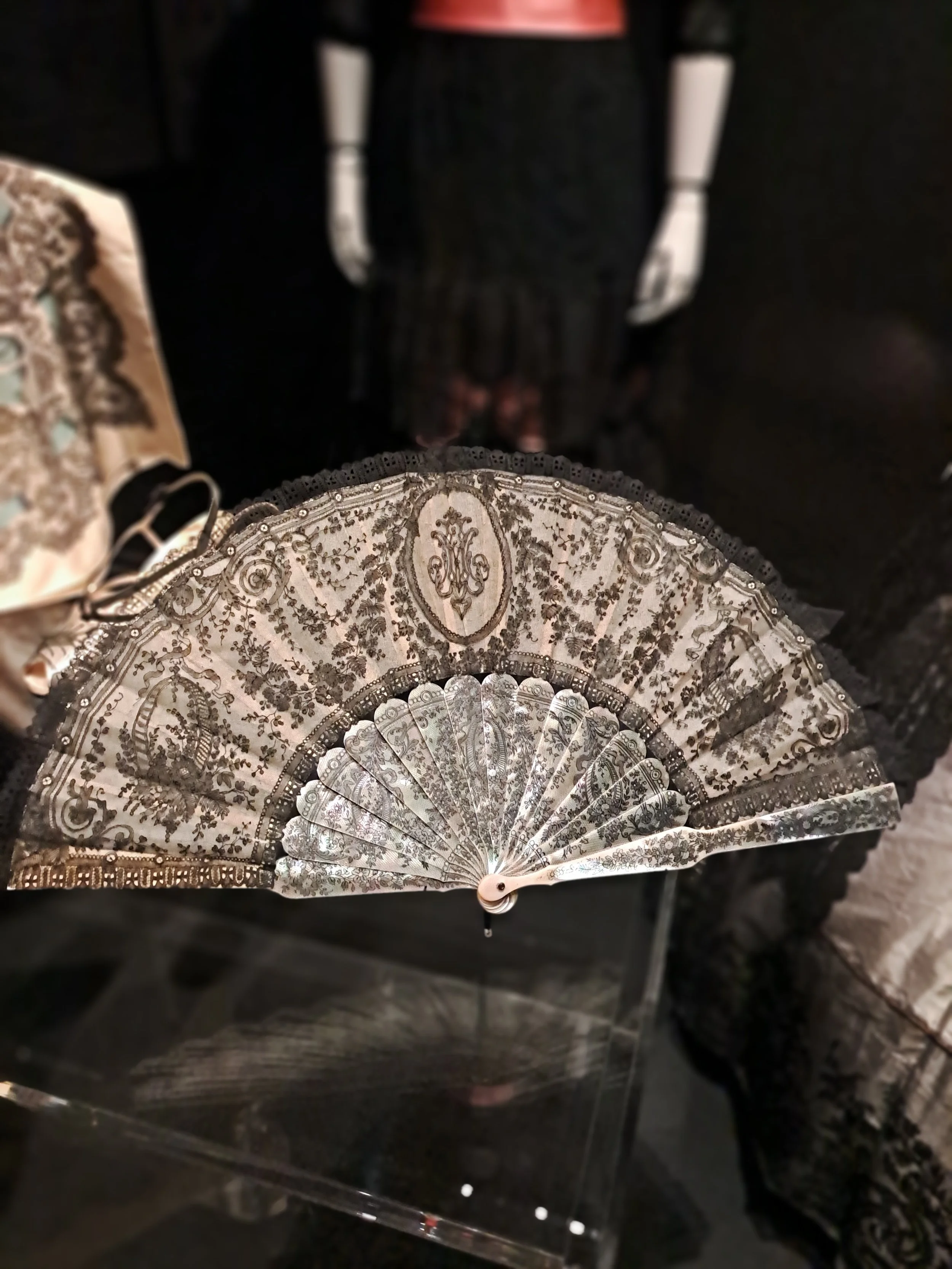 TISSER BRODER SUBLIMER - FLEURS ©REBECCA DEVANEY 53.jpg