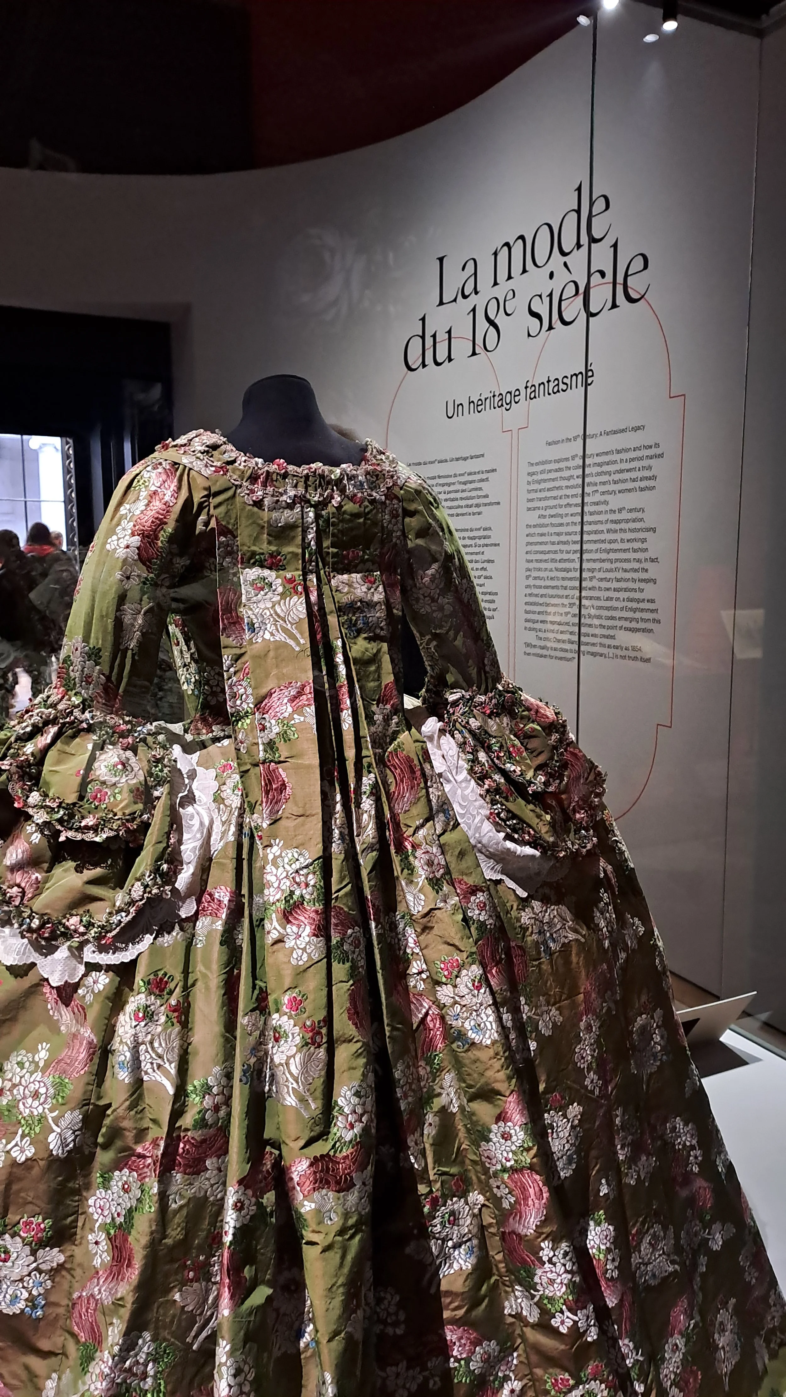 18th CENTURY FASHION 26.jpg