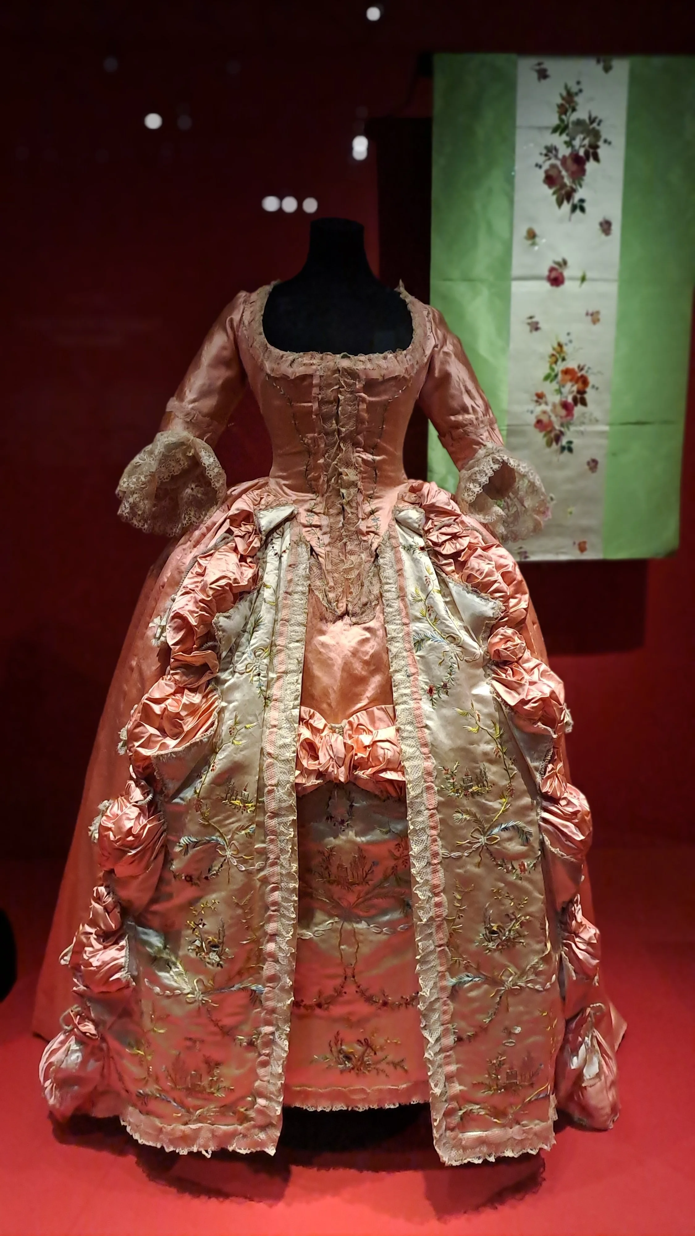 18th CENTURY FASHION 3.jpg