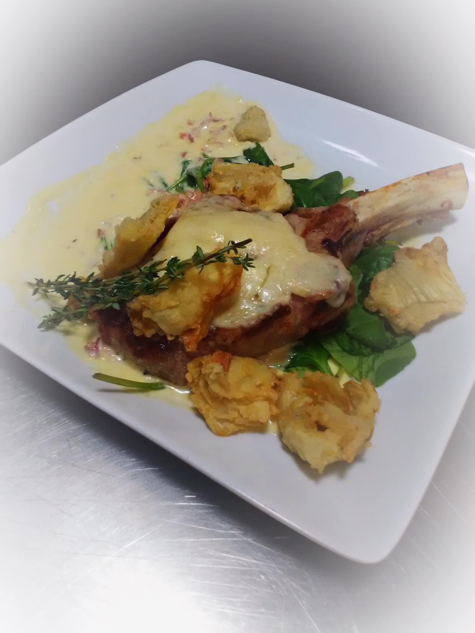 Iconic Restaurant by Chesterfield | DoubleTree Hotel Utica | NY