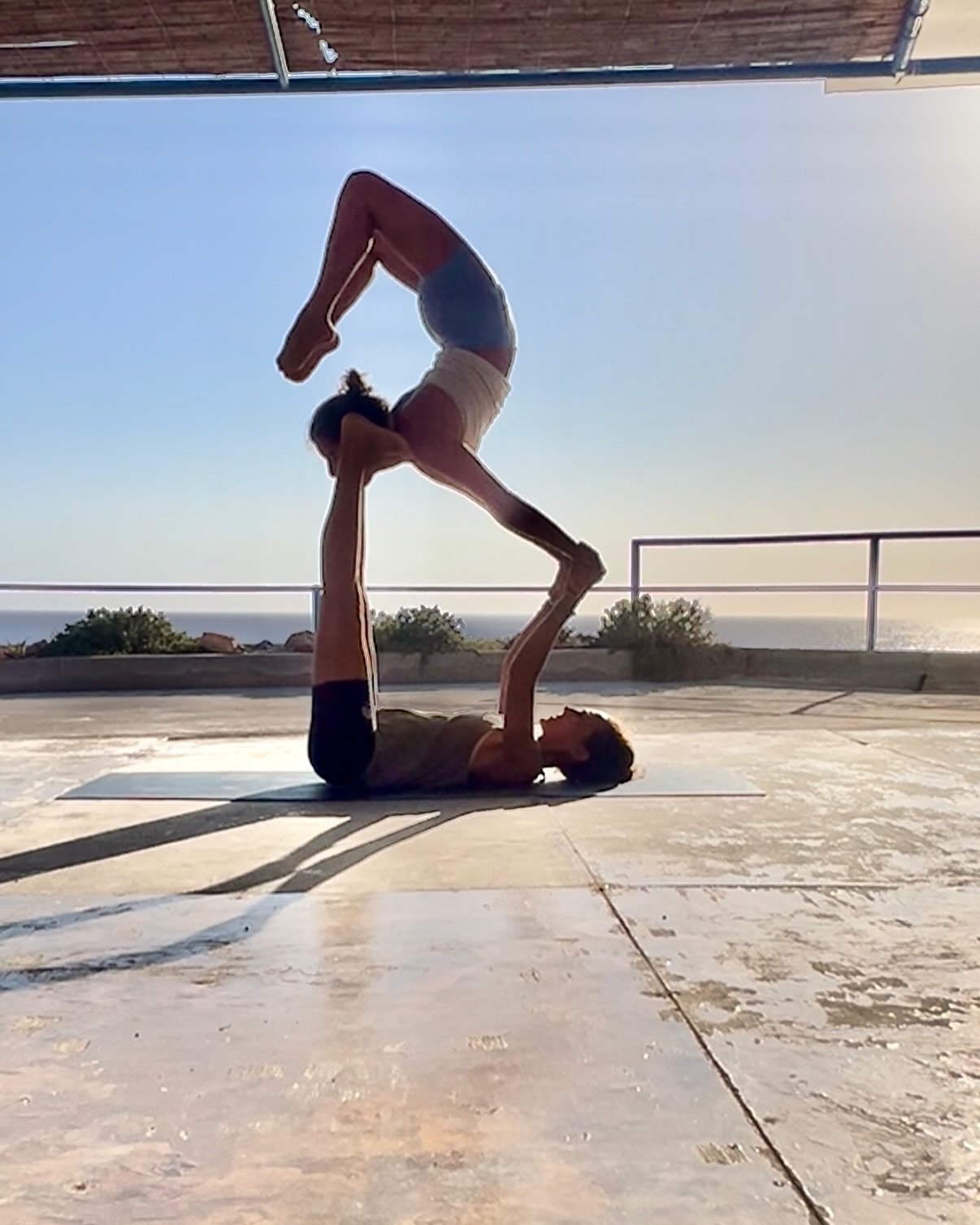 Santosha~ contentment in simplicity.

A week in the wild raw beauty of south Crete. Hot and breezy, right on the crystal clear waters of the Libyan sea, with delicious traditional Greek food and yoga teachings from the heart. 

Thank you @emmajiva &a