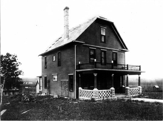 picotte-home_c_1889_.jpg