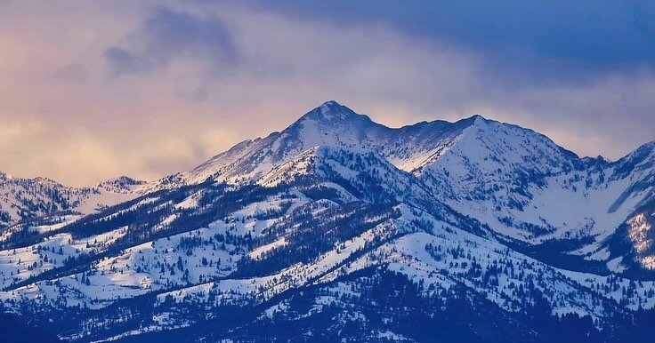 Crazy Mountains Close-up &amp; Majestic
.
#crazymountains #parkcounty #explorelivingstonmt #montanamoment #yellowstone #yellowstonecountry #snowcapped #snowcappedpeaks