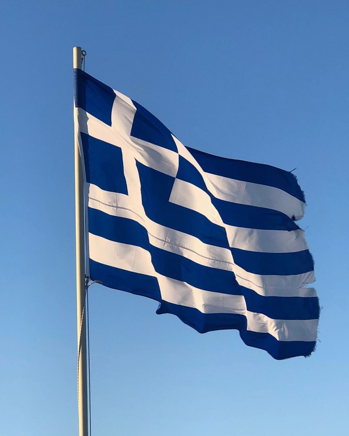 Feliz d&iacute;a de la Independencia griega. 🇬🇷

Cada 25 de marzo se conmemora el comienzo de la independencia, una lucha de nuestros antepasados que termin&oacute; en 1829 con un nuevo Estado Griego del que hoy estamos muy orgullosos. 

&Chi;&rho;