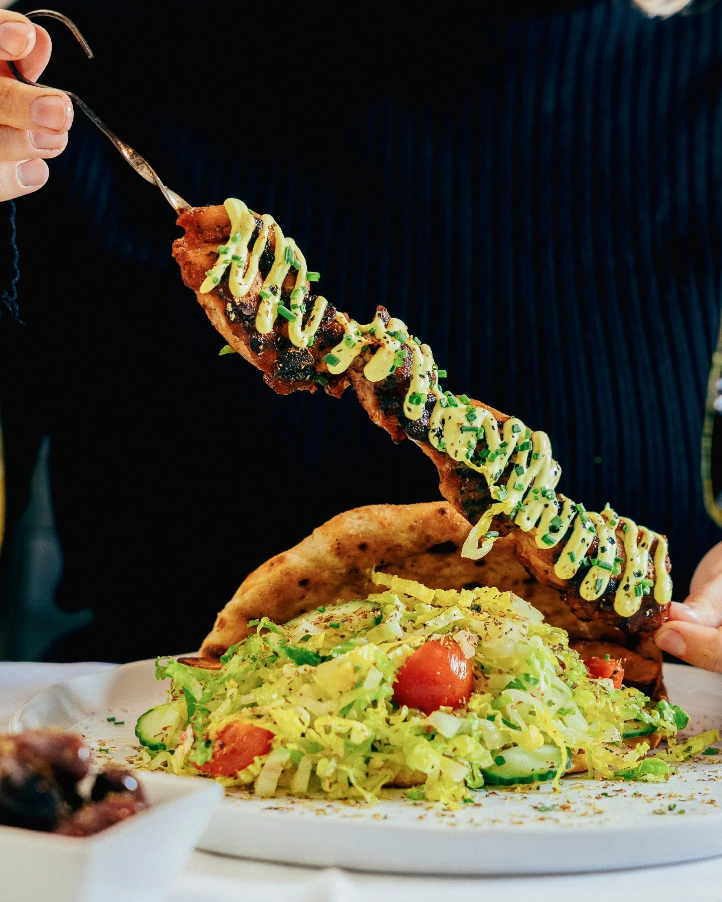 Sabemos que entre semana cuesta sacar tiempo para cocinar, pero ya no tienes que preocuparte porque&hellip; gracias a nuestro #Men&uacute; Souvlaki, ma&ntilde;ana puedes dejar el tupper en casa. 🍢

As&iacute; es, en Kuzina te llevamos a Grecia en la