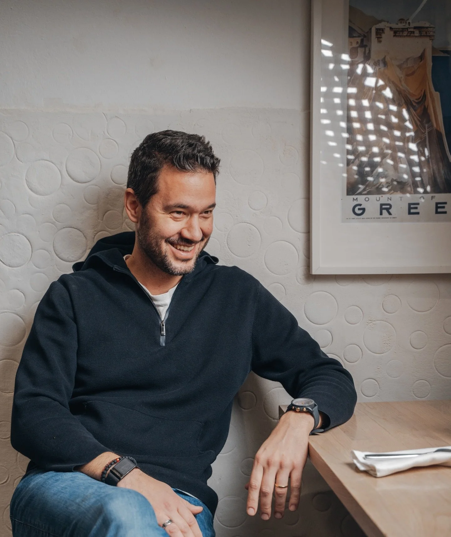 Hoy celebramos a los pap&aacute;s 🤍

Y lo hacemos en un d&iacute;a especial, con las Fallas llegando a su final 🎆 Valencia ha estado llena de vida, de ruido, de encuentros&hellip; y en Kuzina lo hemos vivido con la sala llena, mesas compartidas y m