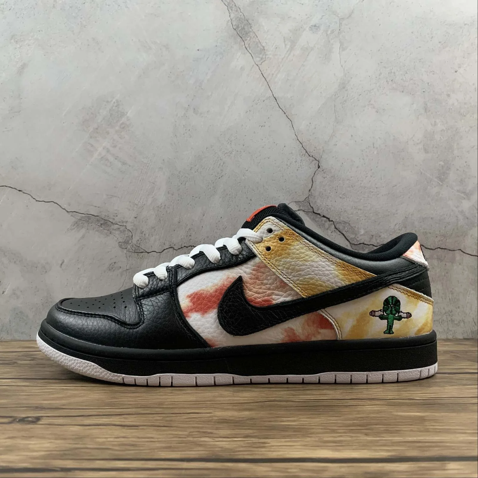 Dunk Low Raygun Tie-Dye Black