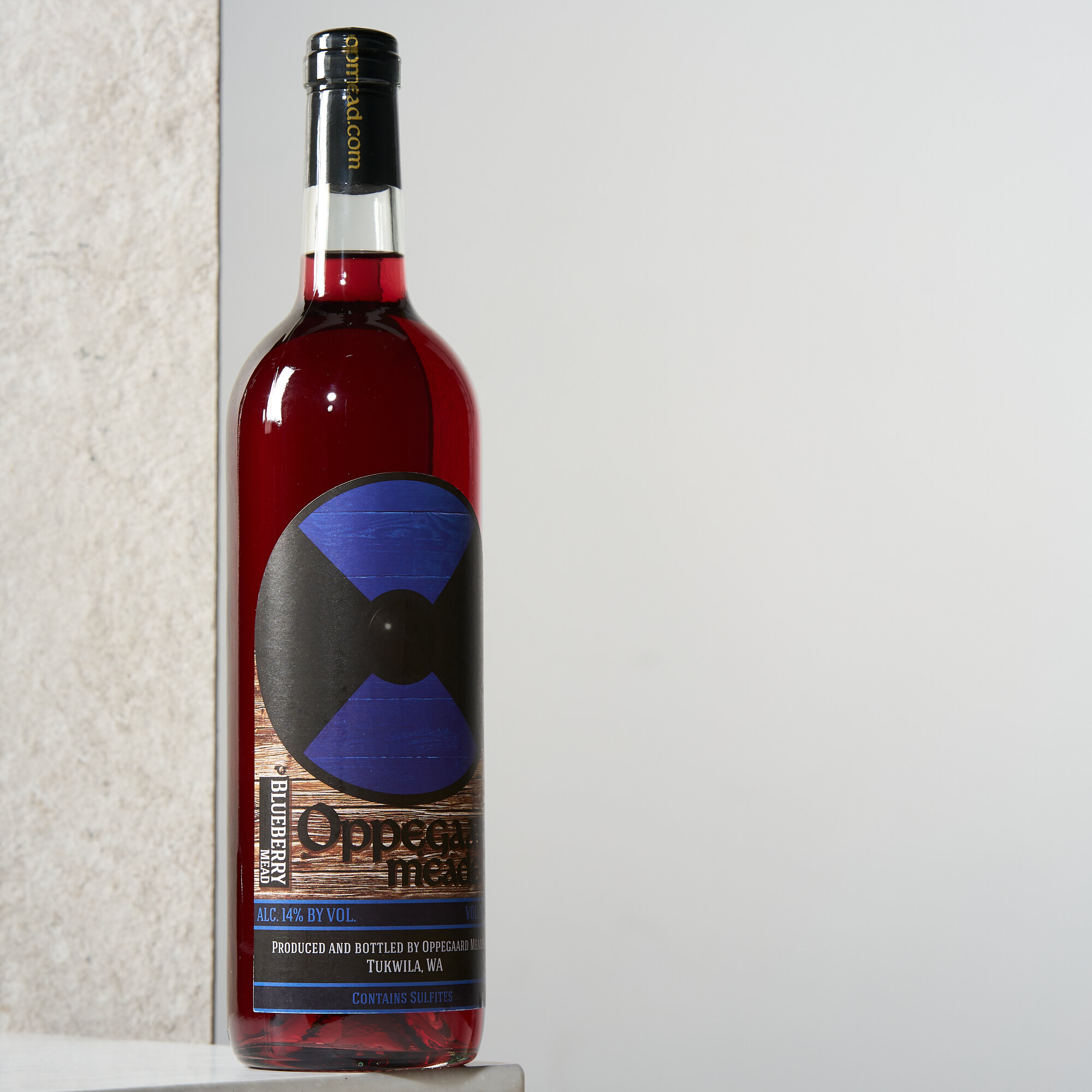 BlueberryThe blueberry much like the blackberry holds true to its name in delivering non-stop, but balanced honeyed flavor of its namesake. The aroma can only be summed up as blueberries and flowers as any other notes are either not present or washe…