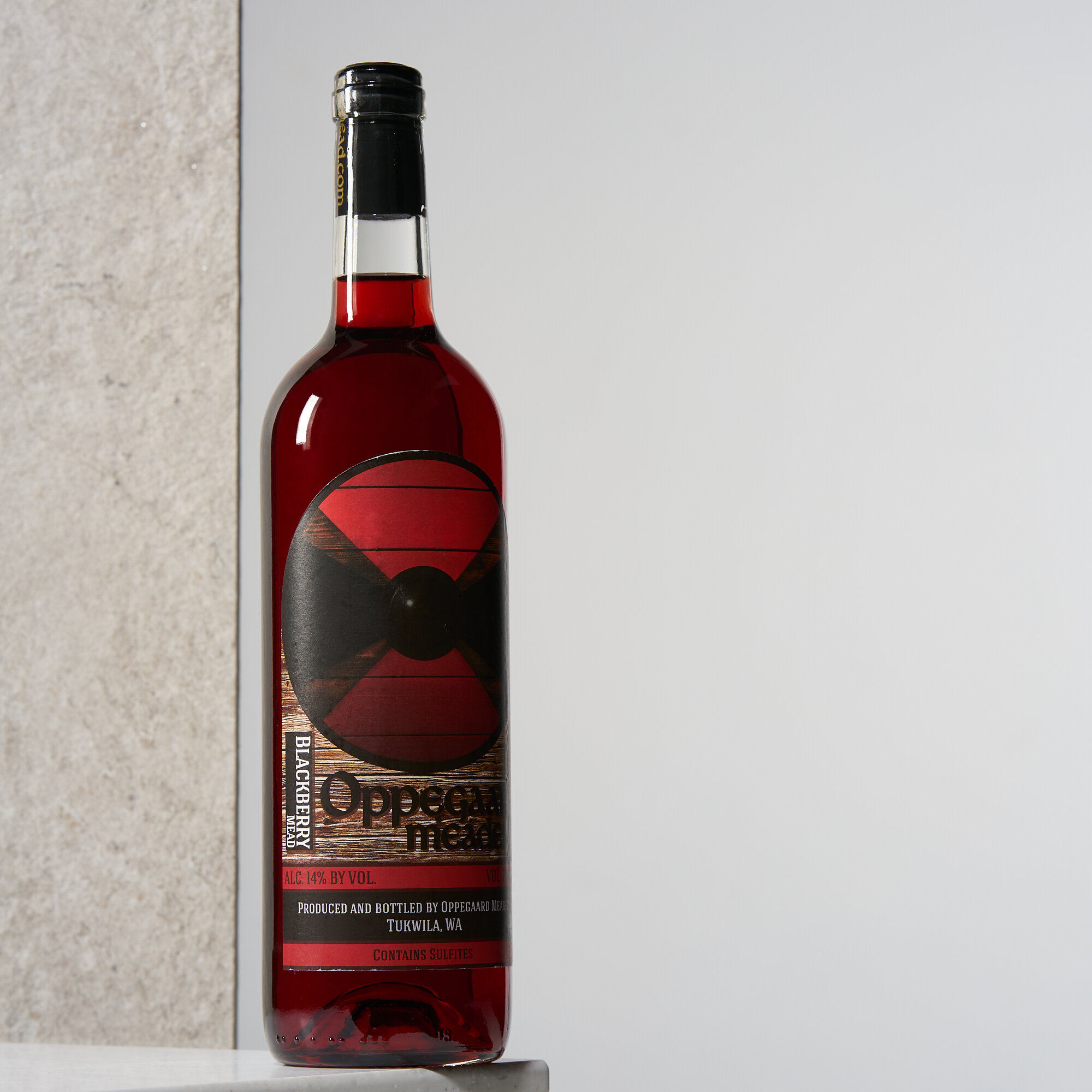 BlackberryThis honey wine is for fans of the blackberry in all of the forms we find it. Not only does the aroma conjure up memories of thorny blackberry bushes ripe with fruit in the warm twilight of summer it holds a fleeting note of blackberry cob…