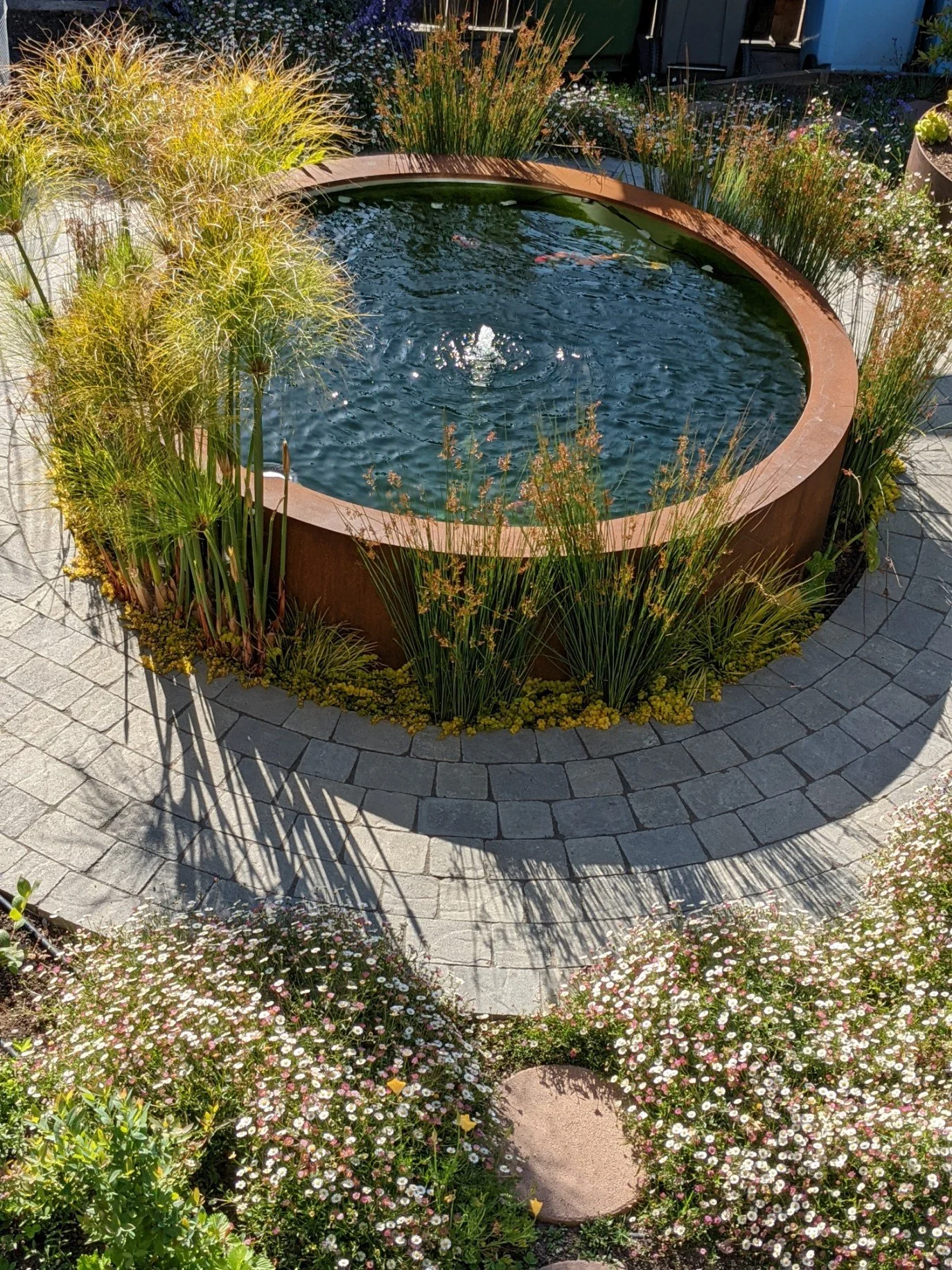 Metal fountain water feature