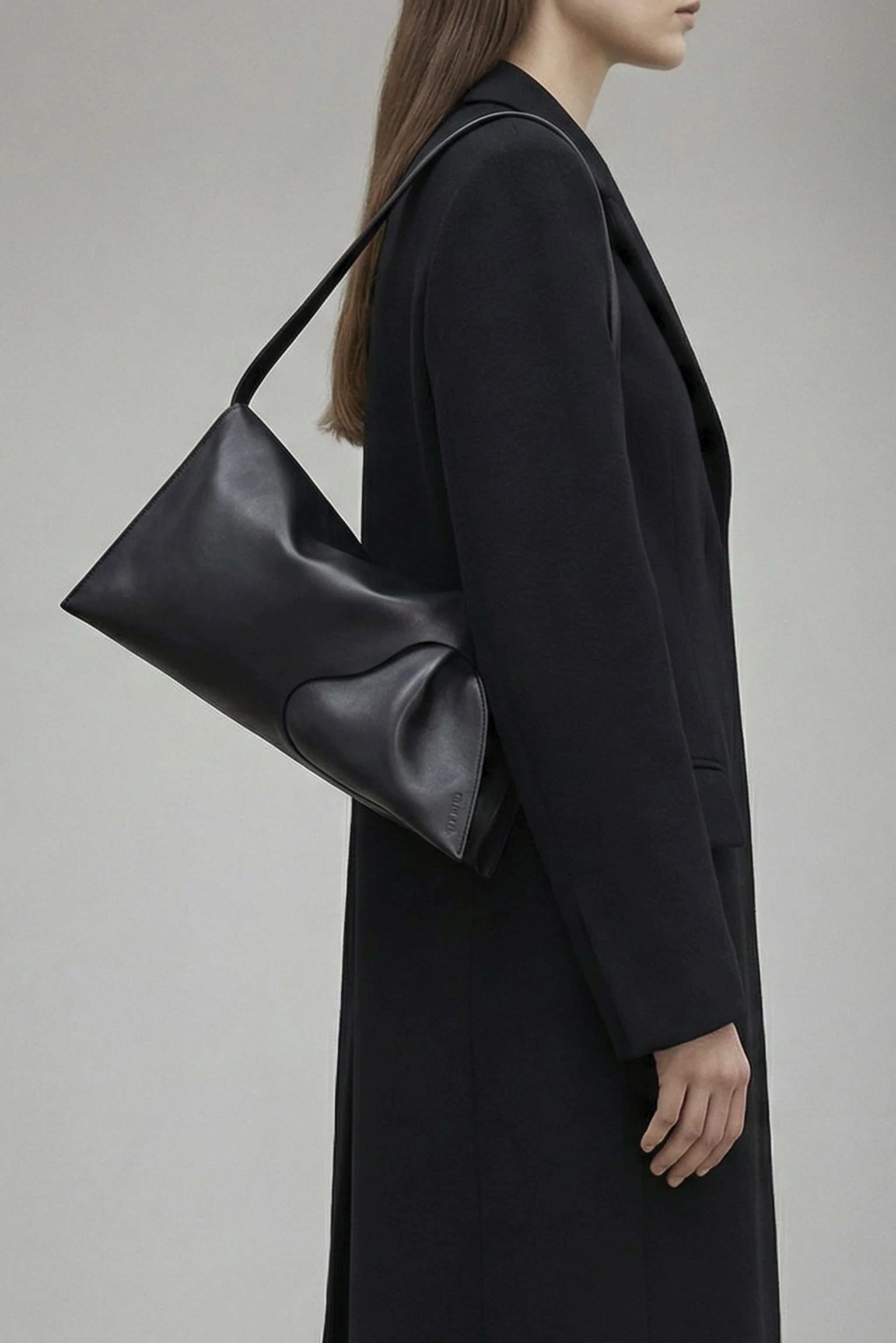 kiki-ito-iwa-black-leather-bag-shoulder-crossbody-bag-unisex-design-made-in-london-house-of-ito-luxury-leather-accessories-lookbook-2026.jpg