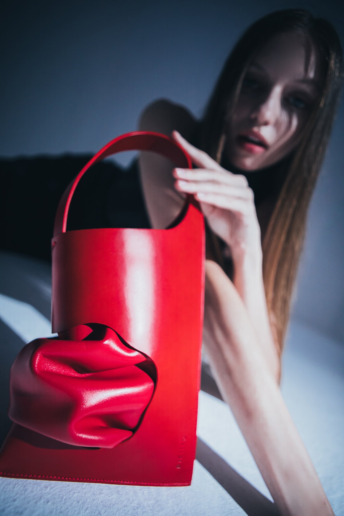 kiki-ito-house-of-ito-koe-red-bucket-bag-luxury-bags-japanese-design-handmade-in-London-uk.jpg