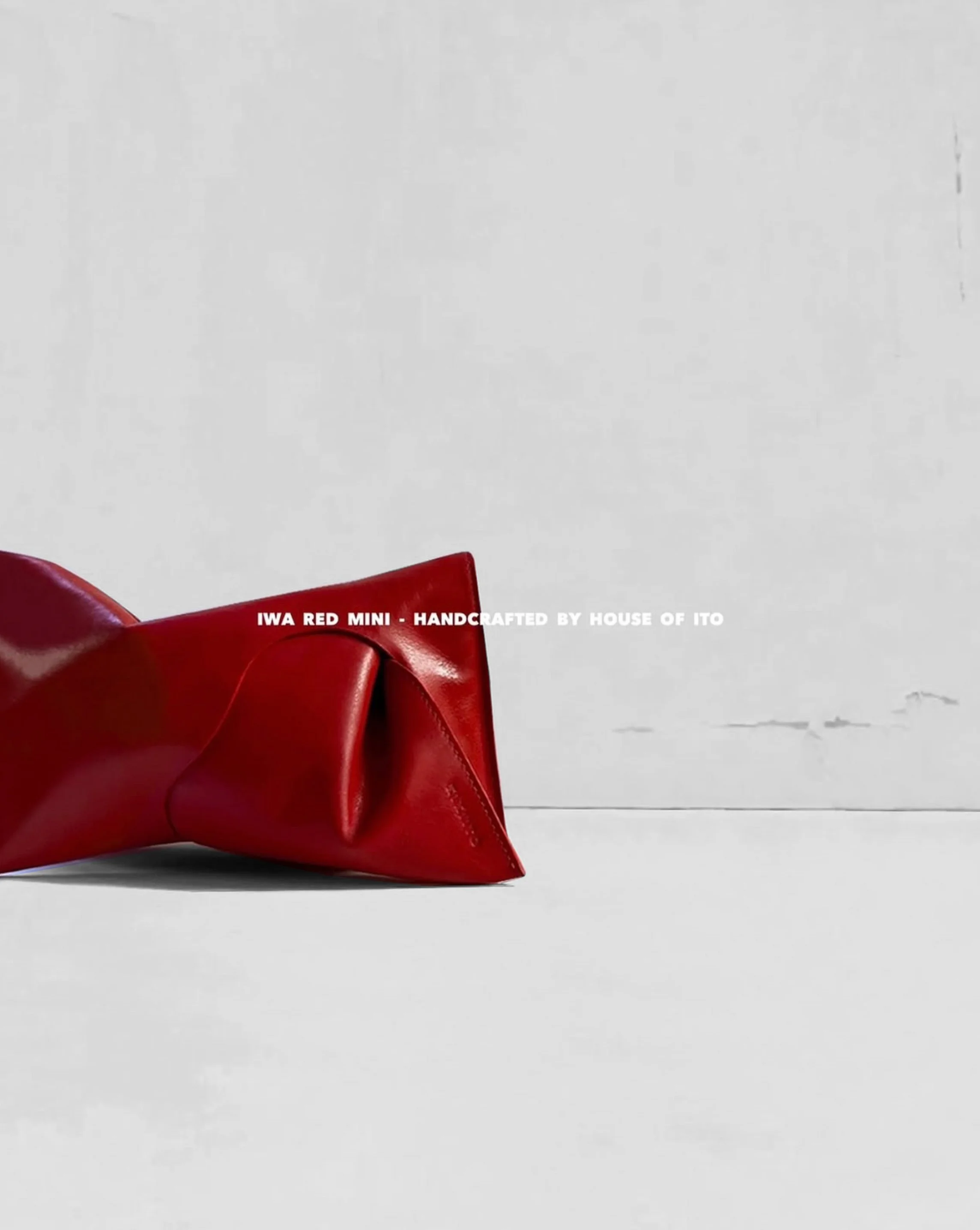kikiito-iwa-small-red-leather-shoulder-bag-minimal-avant-garde-sclupure-bag.jpg