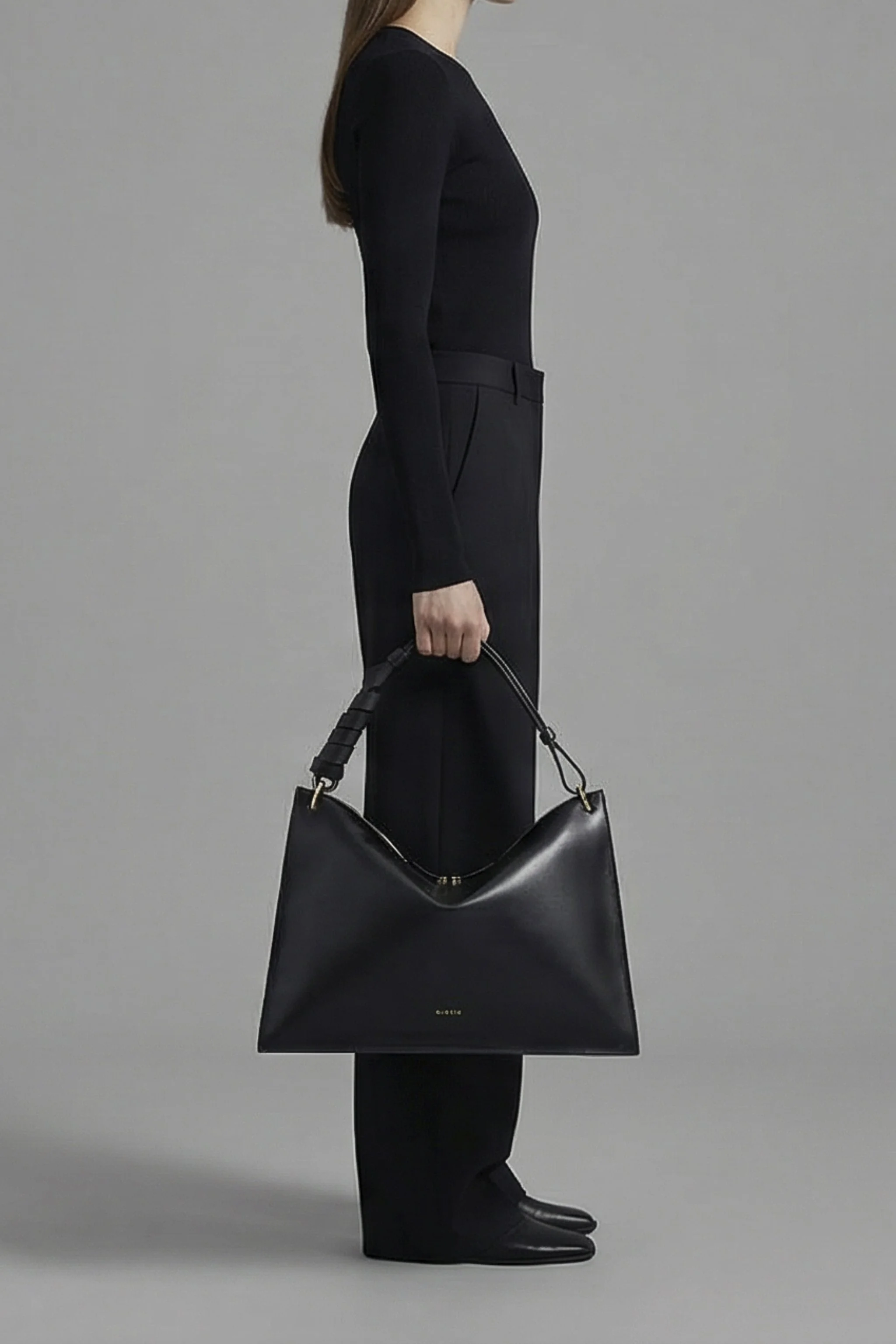 kikiito-umi-essence-large-black-veg-tan-leather-tote-bag-luxury-handbag-made-in-London-by-house-of-ito-lookbook-2026.jpg