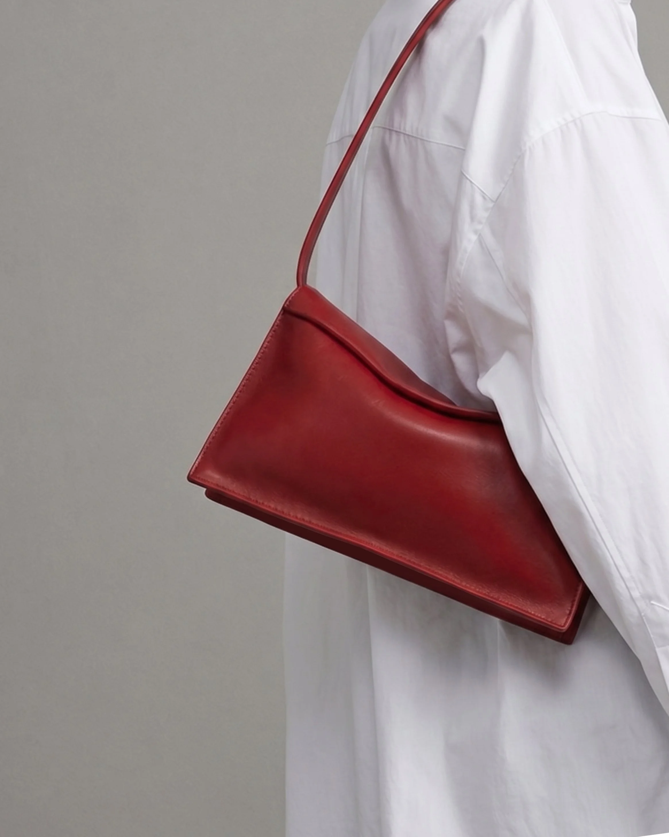 kikiito-iwa-small-red-leather-shoulder-bag.jpg